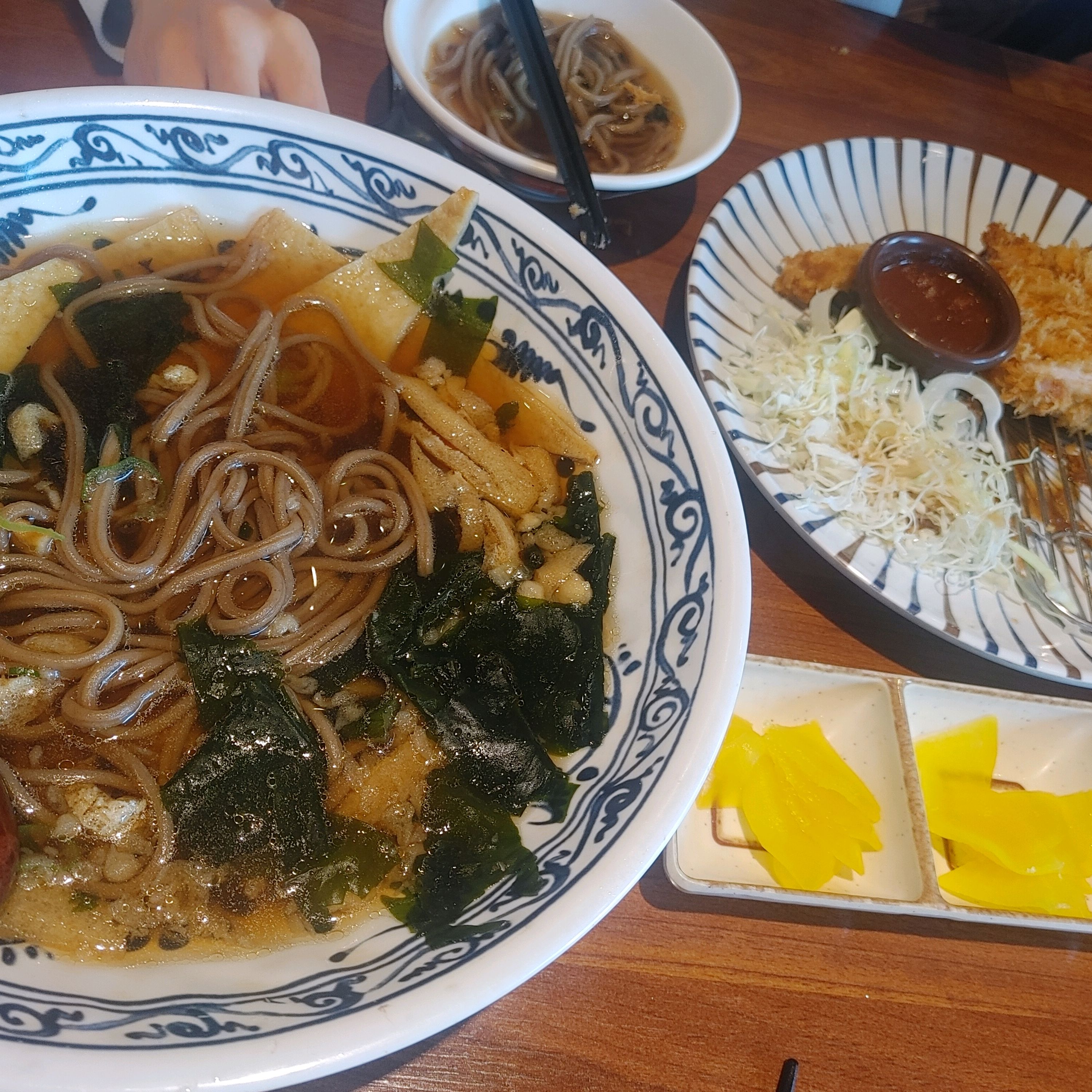 온소바 맛잇어요.  얼큰우동은  얼큰~  하니 좋고요 - 울산 신정동 맛집 삼동소바 울산남구점