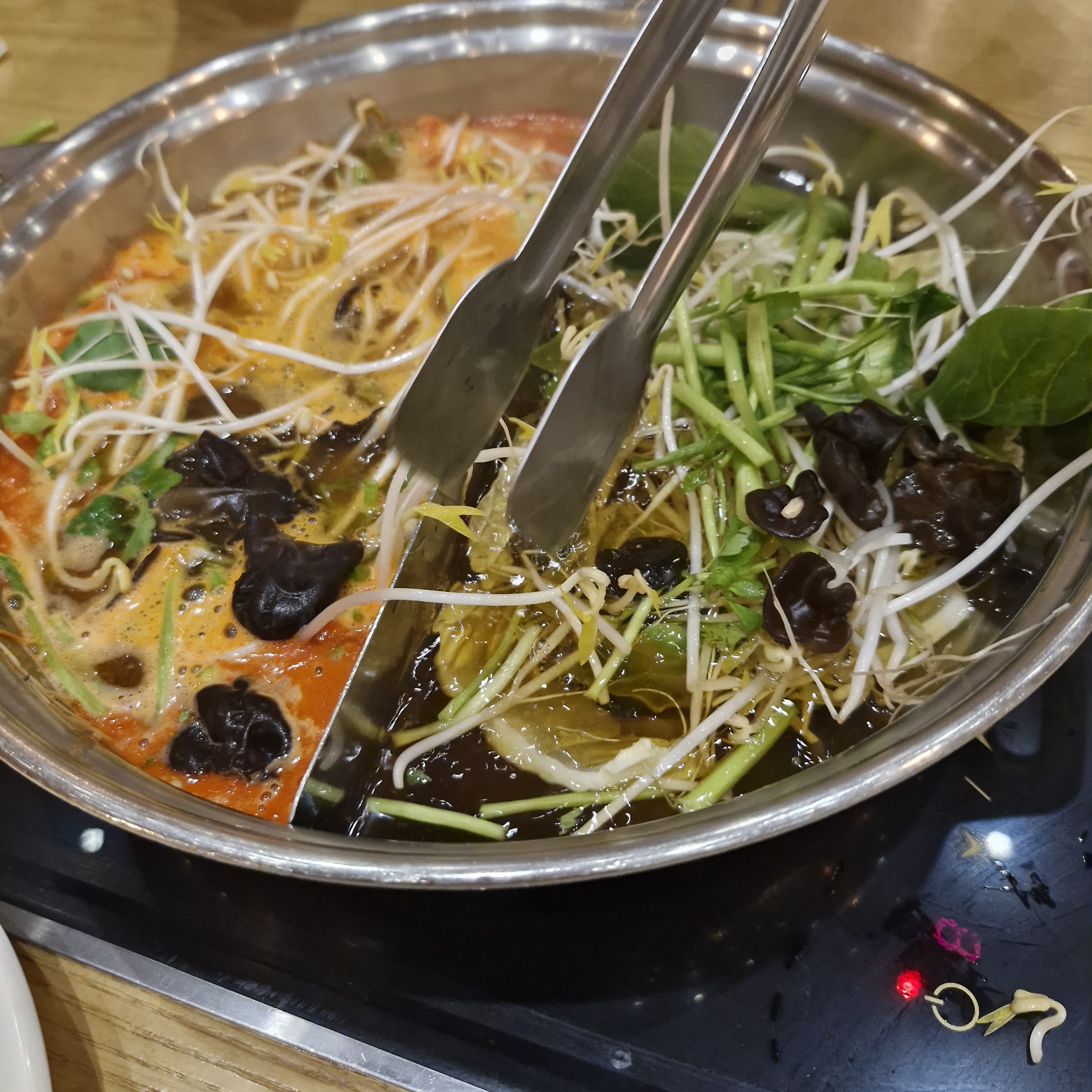 오늘도 사람이 바글바글 지인이 한번도 안와봤다해서 데리고왔어요 좋아하시네요♡♡ - 대구 만촌동 맛집 샤브20 만촌점