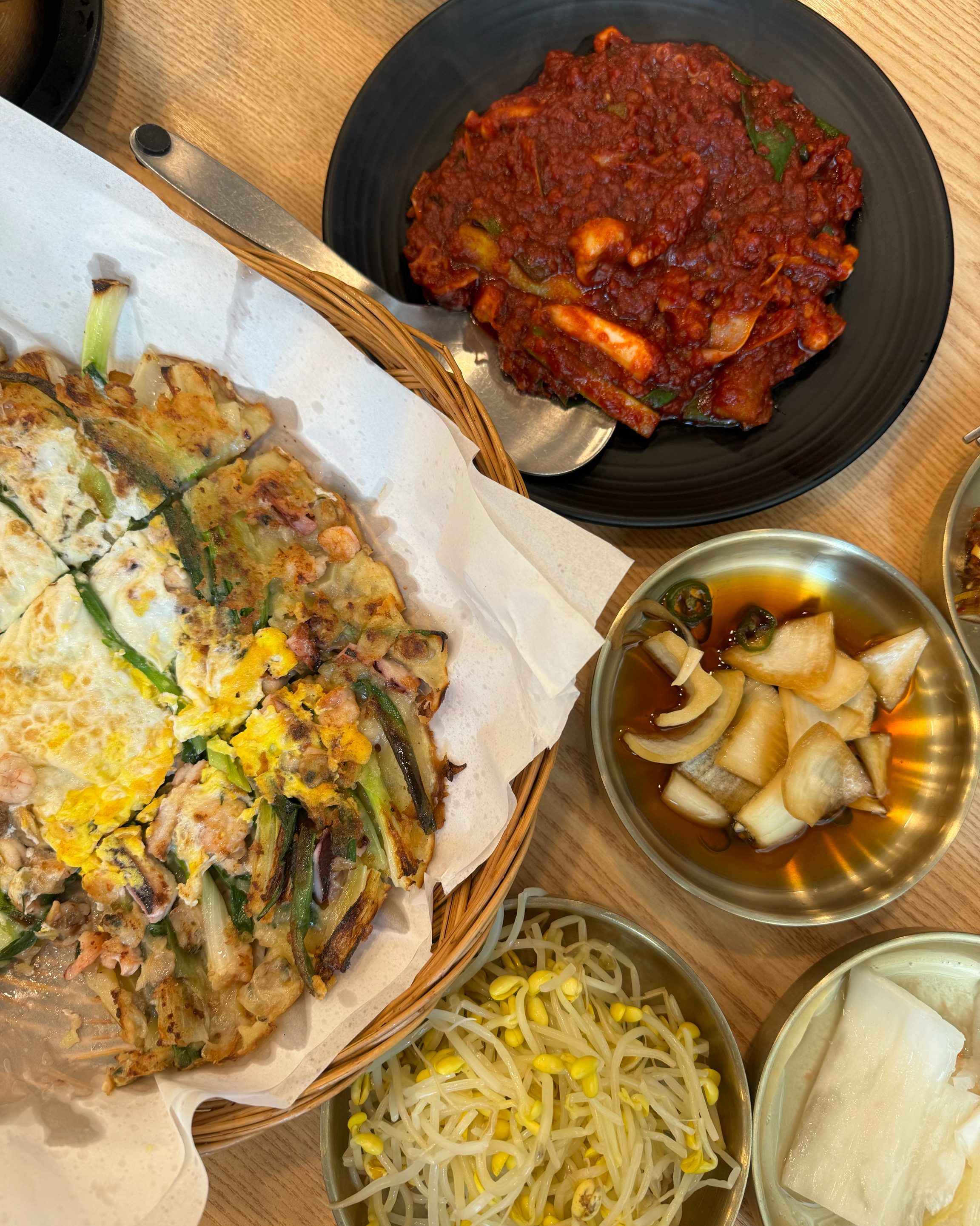 낙지 좋아해서 낙지볶음 먹으러 갔는데 - 안양 맛집 무교동 영미낙지