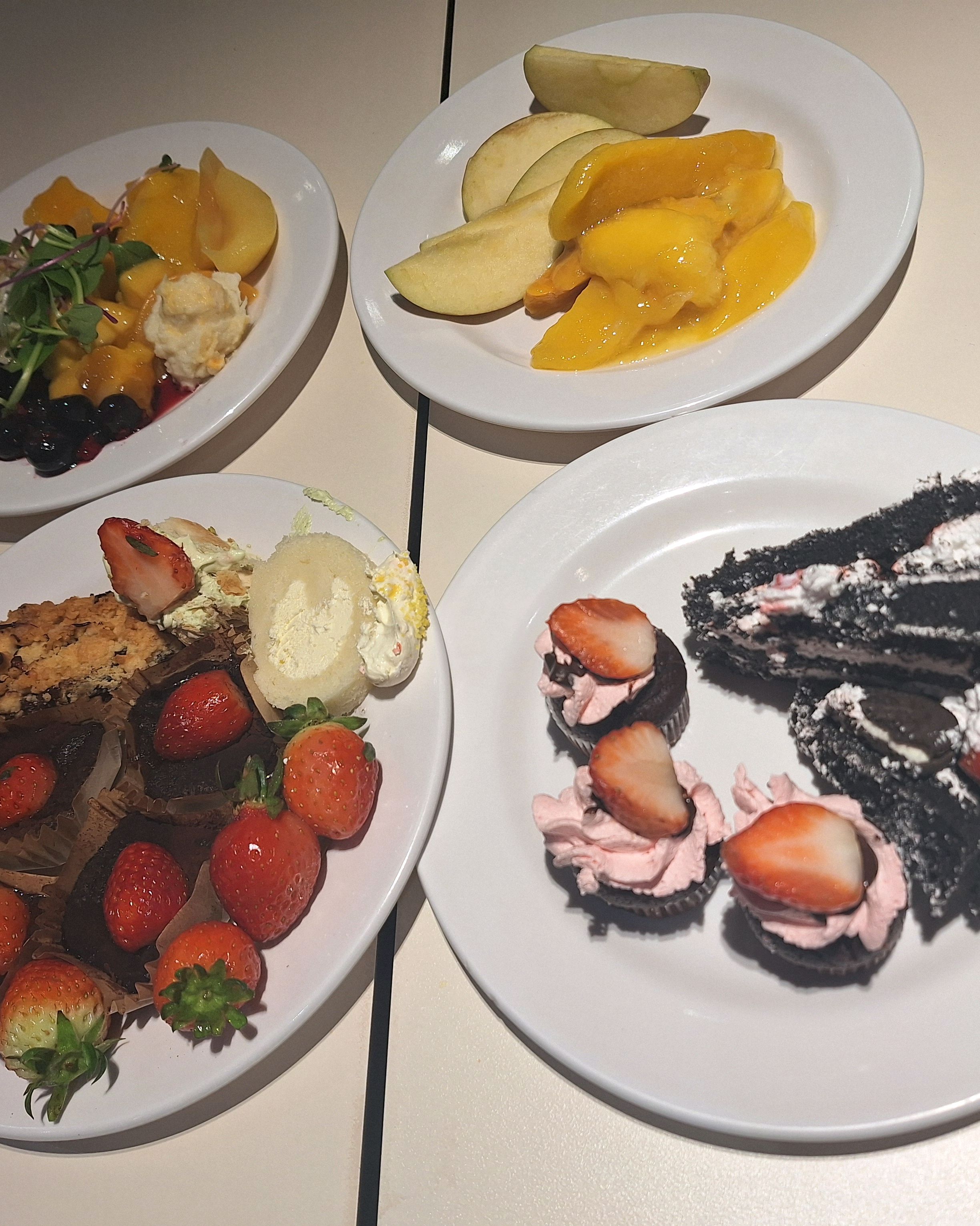 단체모임하기 좋은 장소에요~^^ 맛있게 잘 먹고 좋은시간 보냈네요~^^ - 평촌 맛집 애슐리퀸즈 뉴코아 평촌점