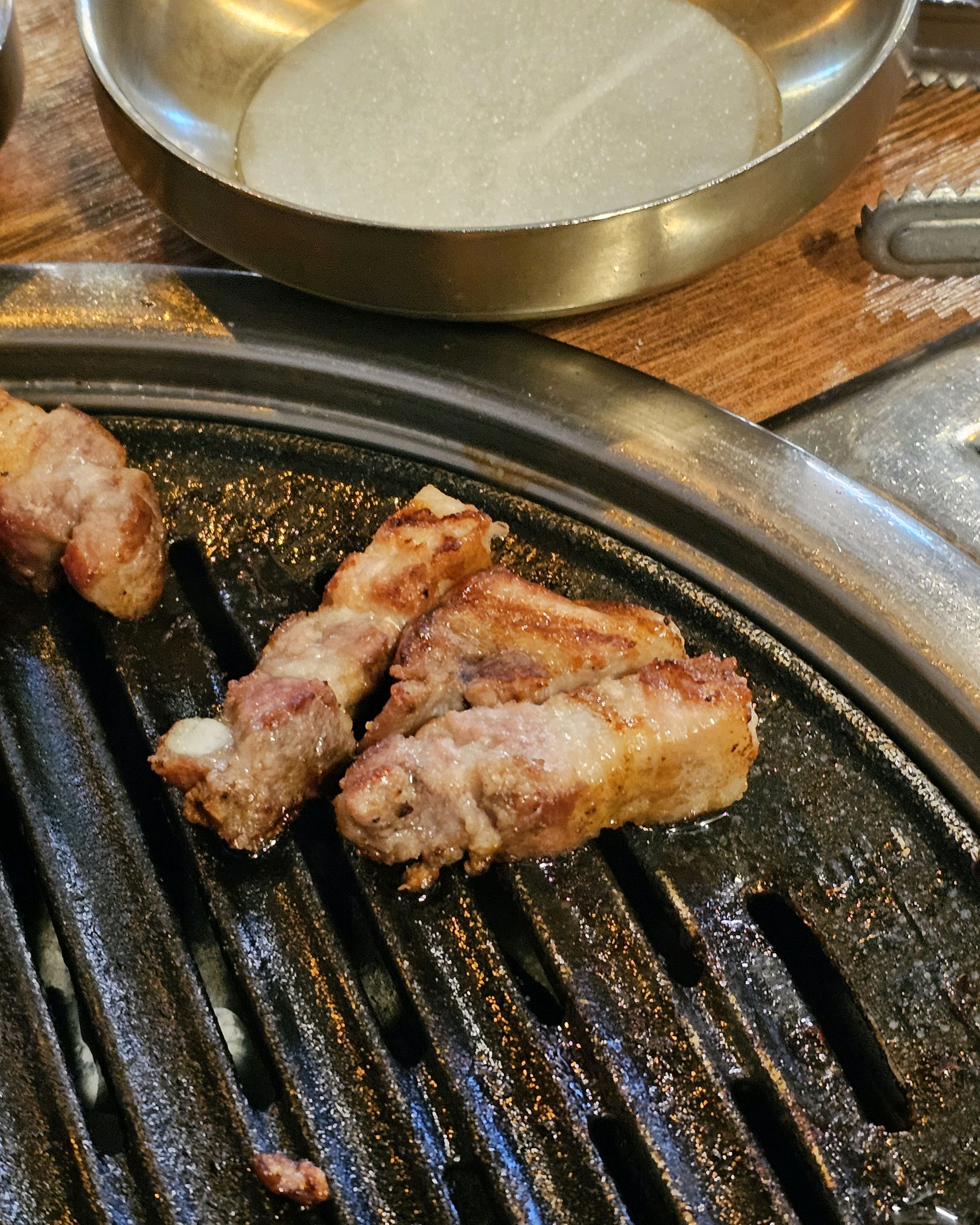 [홍대입구역 맛집 육몽 홍대본점] 직접 가본 로컬 리뷰