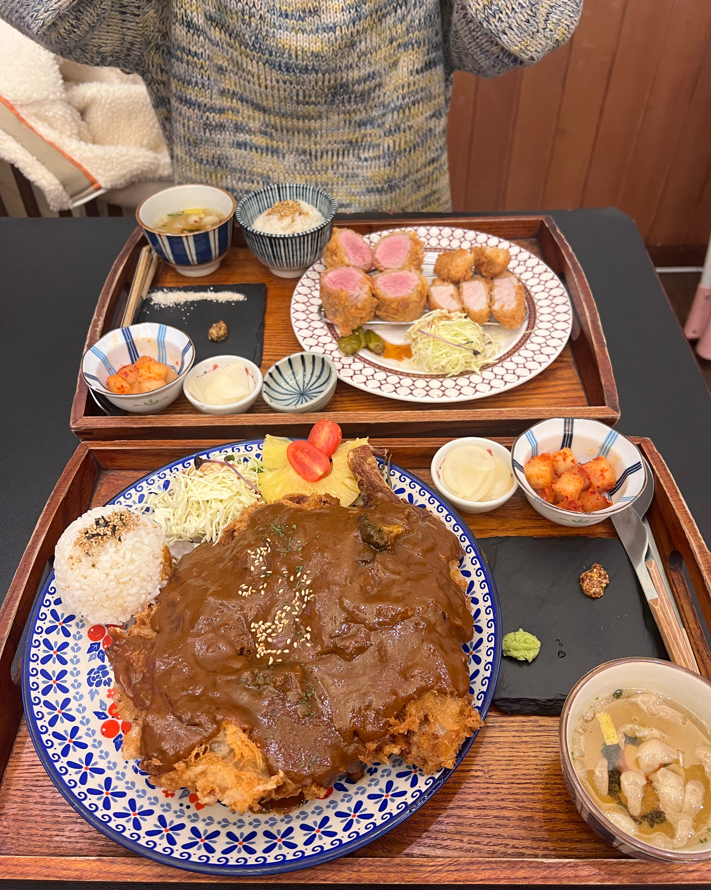 여자친구랑 왔어요 직원분들 너무 상냥하시고 정말 맛좋은 맛에 즐겁게 식사하고 갑니다 들기름