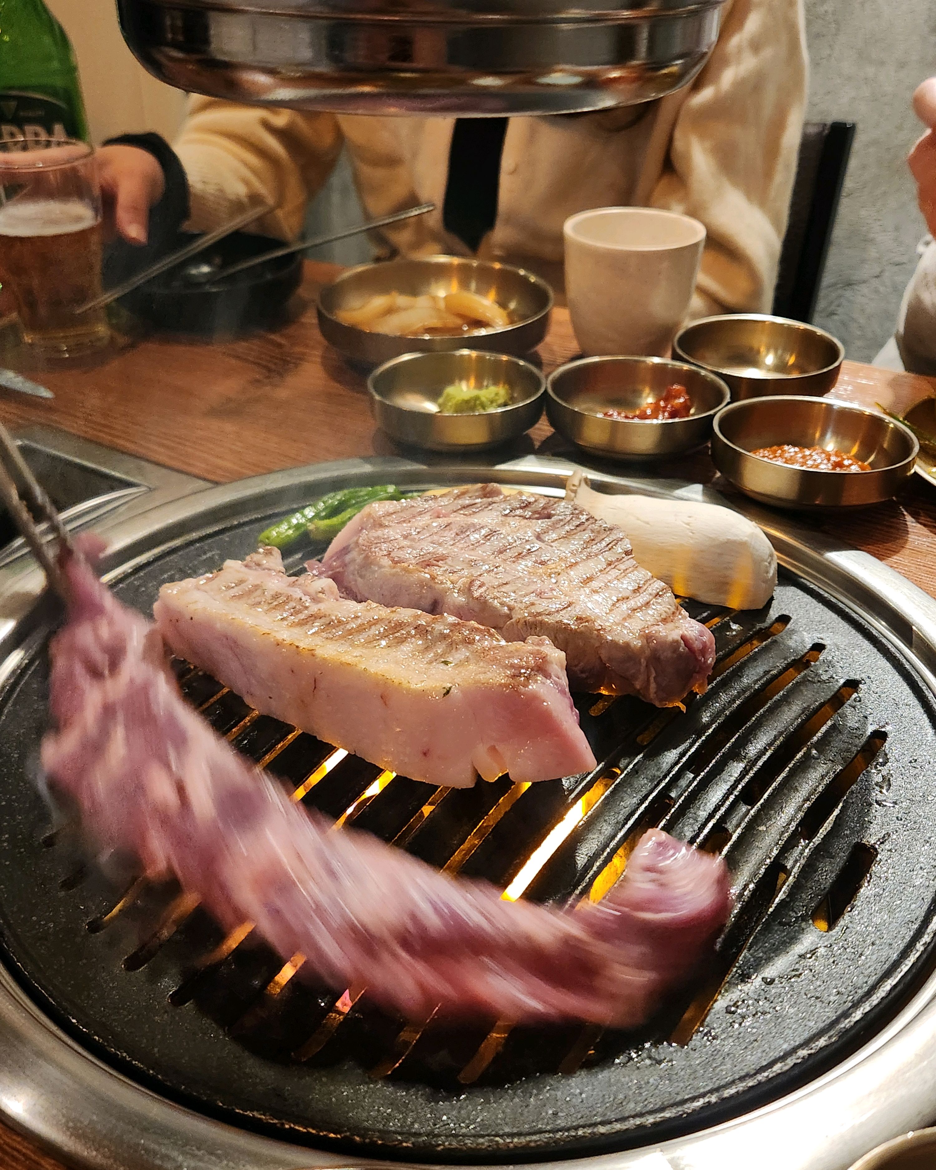 [홍대입구역 맛집 육몽 홍대본점] 직접 가본 로컬 리뷰