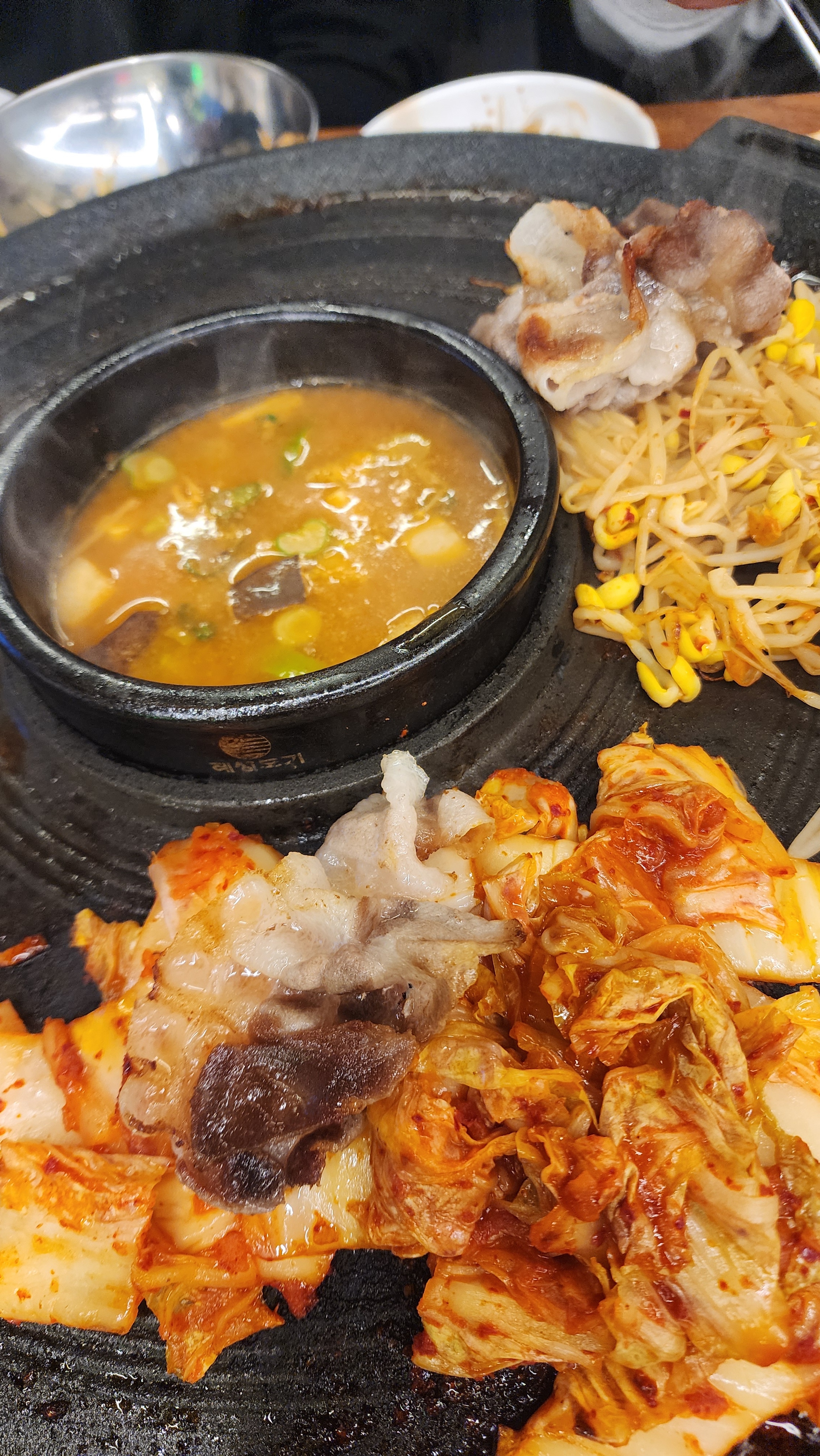 가성비 좋고 고기도 맛있어요~콘치즈 굿굿 아이들 후식으로 좋네요~ - 천호동 맛집 대박집 천호동점