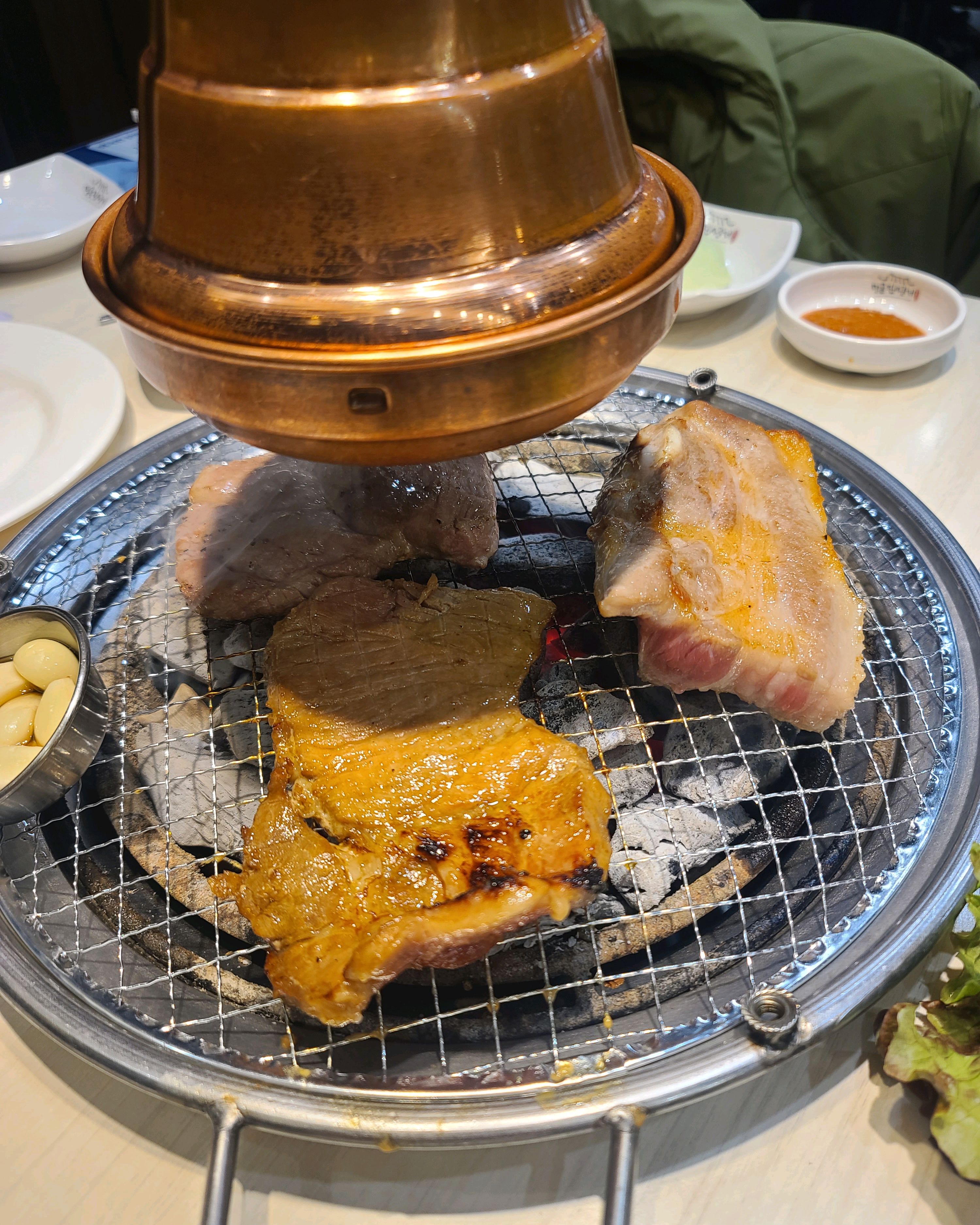예전에 청라점 방문 후 실망해서 명륜진사갈비 자체를 안 가게 됐었는데, 가족모임을 위해 후