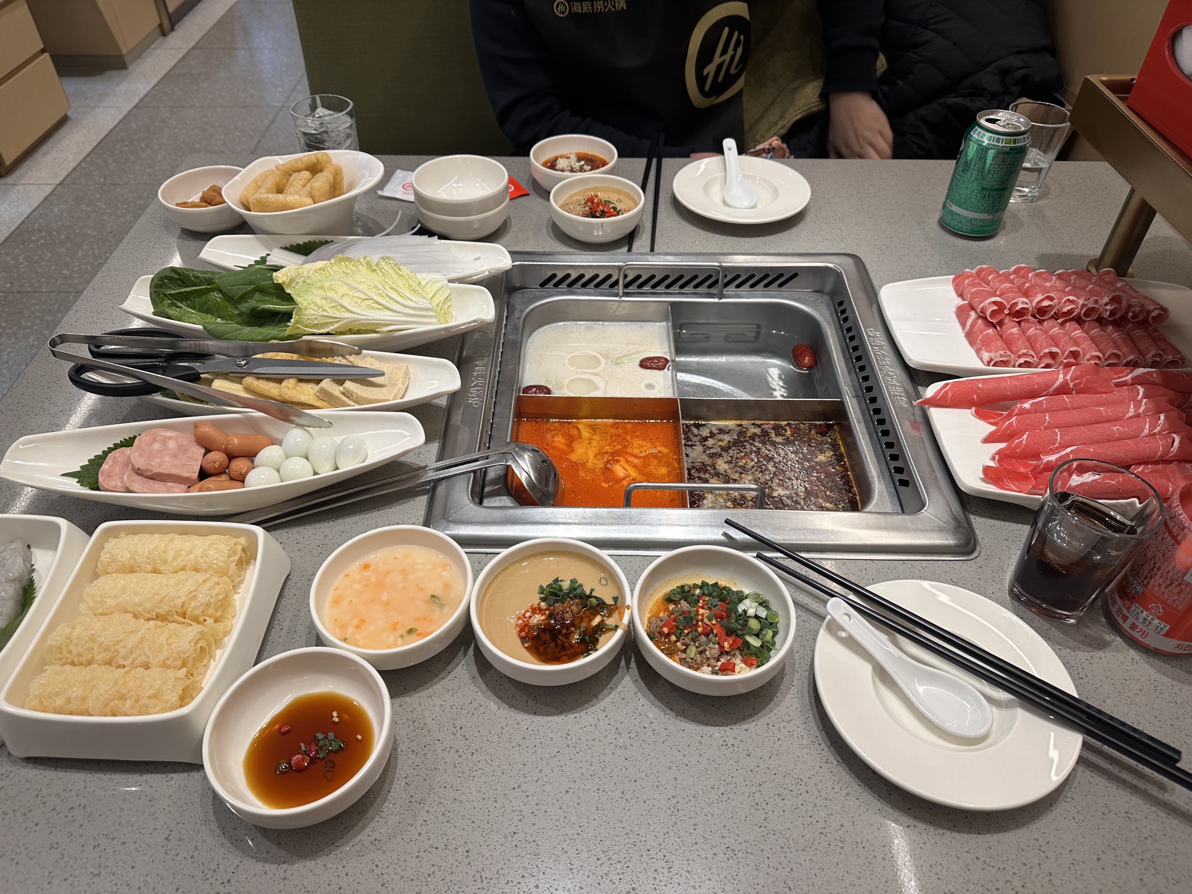 캐치테이블 앱에서 미리 예약하고 찾아감! 2명이서 방문했고 106000원 먹고나옴 ㅋㅋ 런