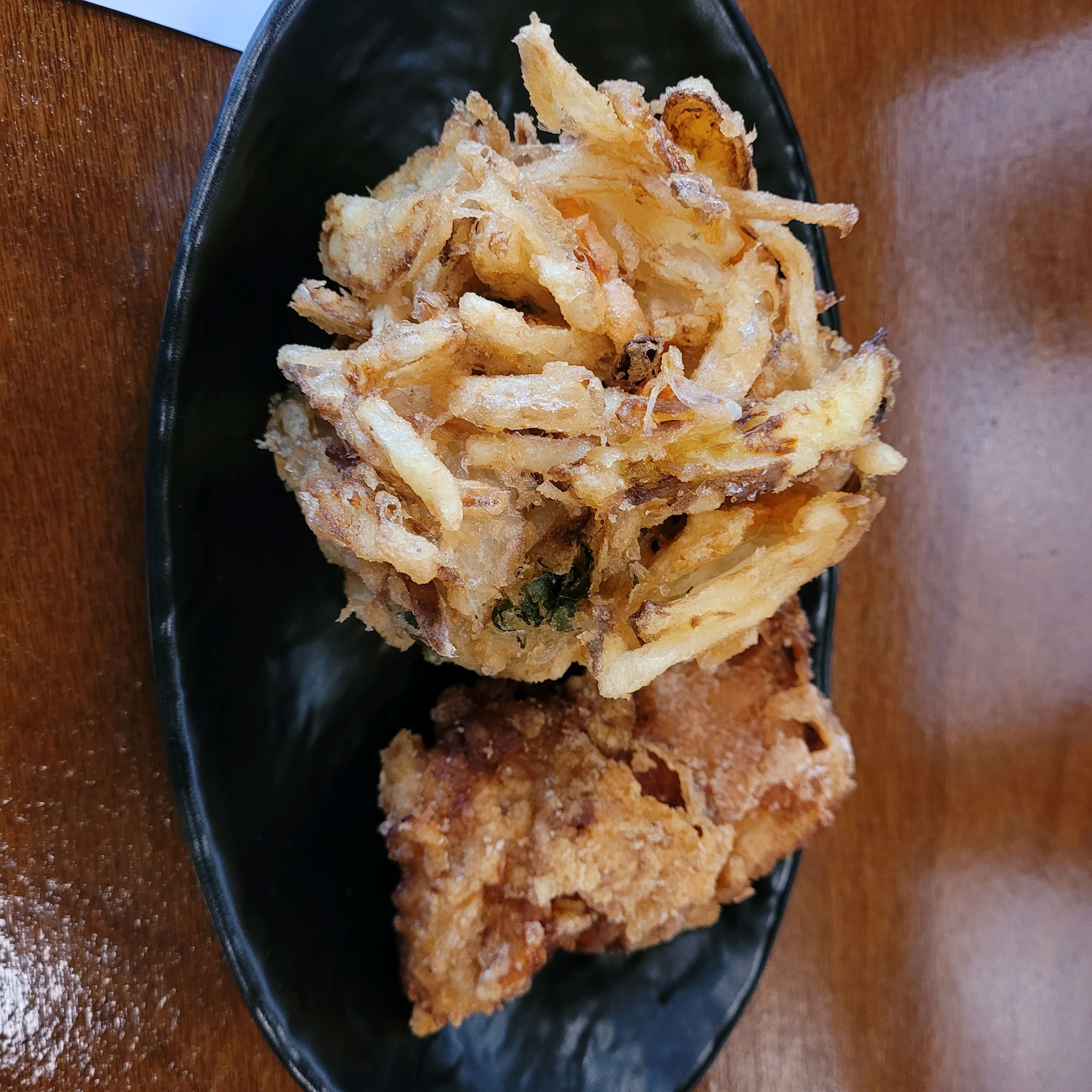야채튀김이랑 닭다리가라아게 사이드 결제했는데 - 대전 맛집 성심당 우동야 DCC점