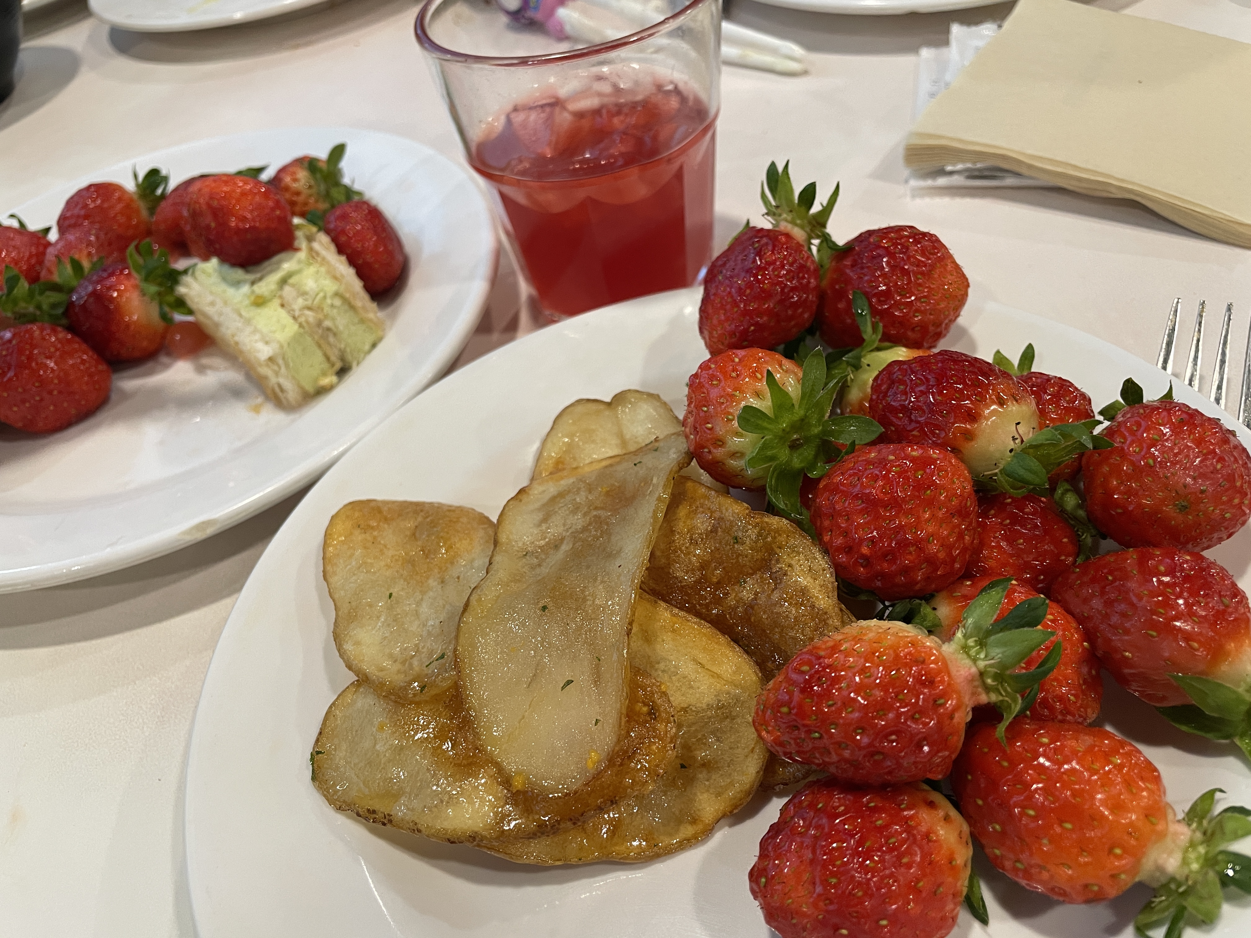 허니버터감자랑 딸기를 가득가득 먹고 왔어요 - 오목교역 맛집 애슐리퀸즈 목동행복한백화점점