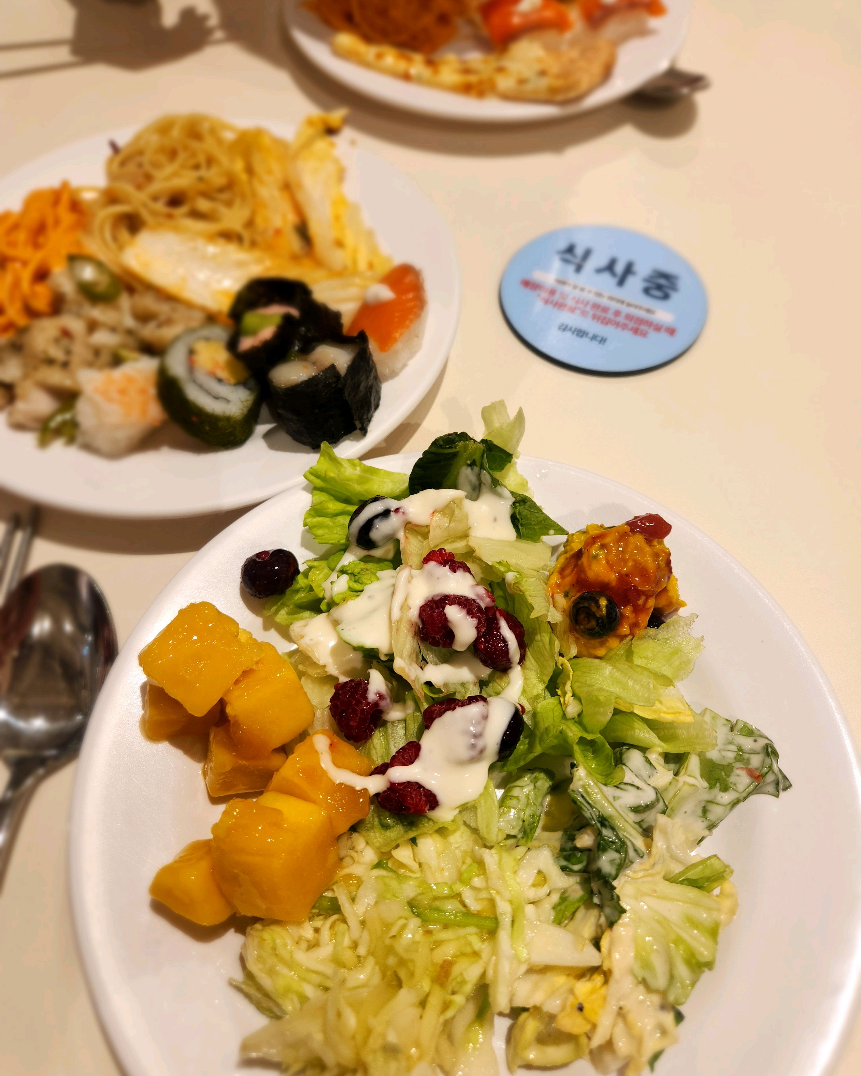 딸기축제라고 해서 갔는데 딸기가 싱겁네요ㅠㅠ - 광교 맛집 애슐리퀸즈 광교아브뉴프랑점