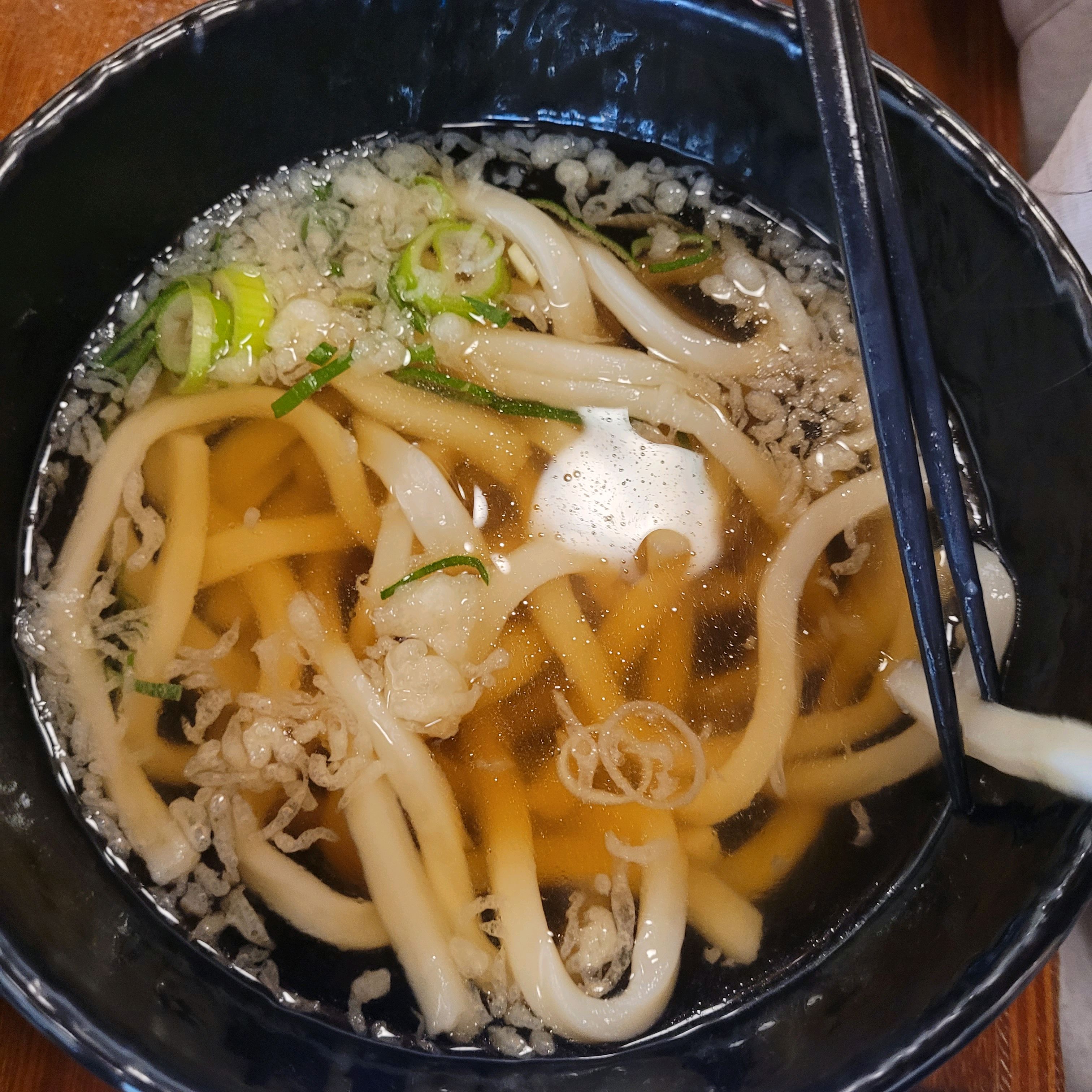 우동이 정말 저렴하고 맛도 좋았어요. 사이드메뉴도 다양하고 저렴합니다. - 대전 맛집 성심당 우동야 DCC점