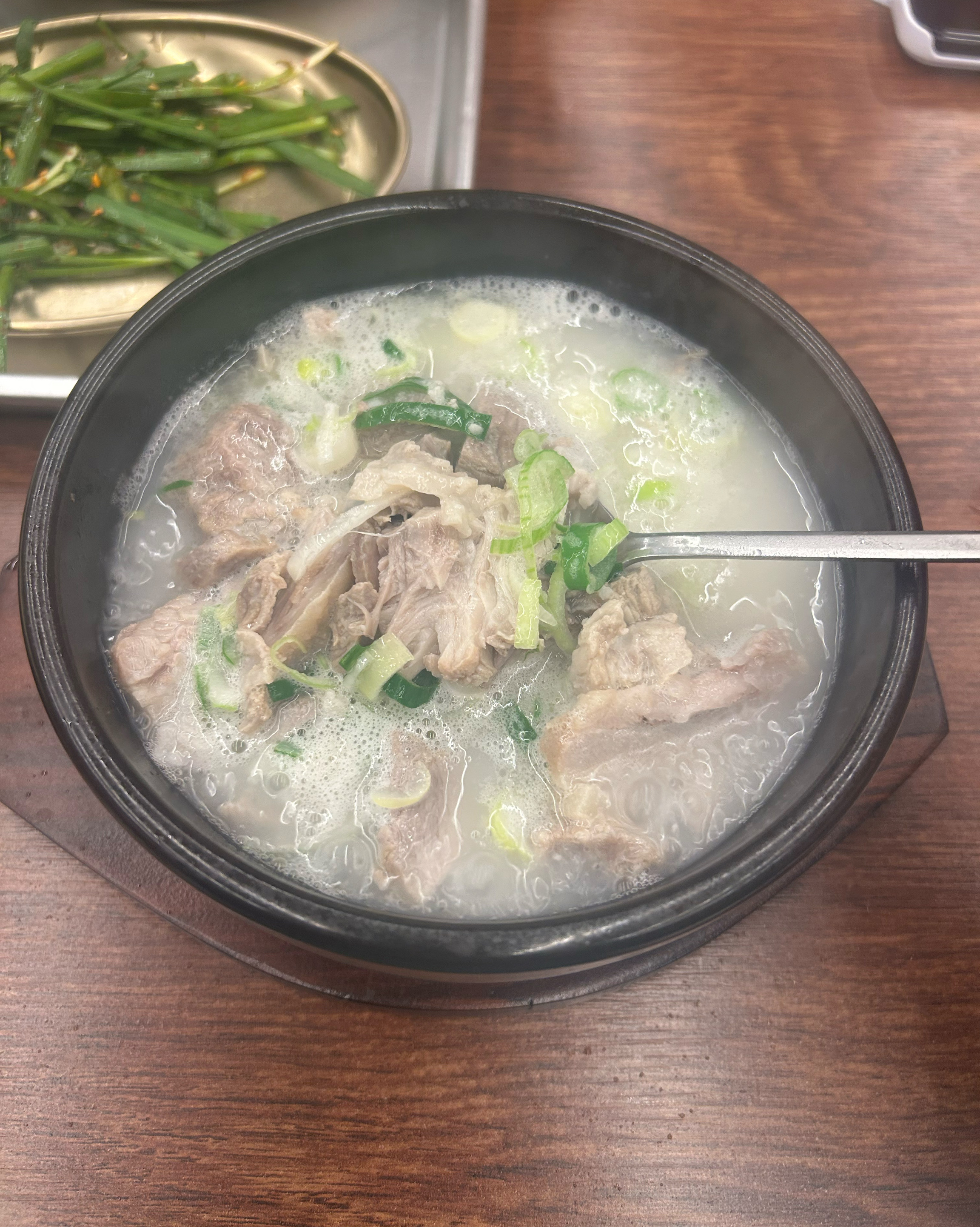진짜 맛있어요 울산사람이라서 경상도스타일 국밥 막고 싶었는데 생겨서 너무 좋아요 국수까지