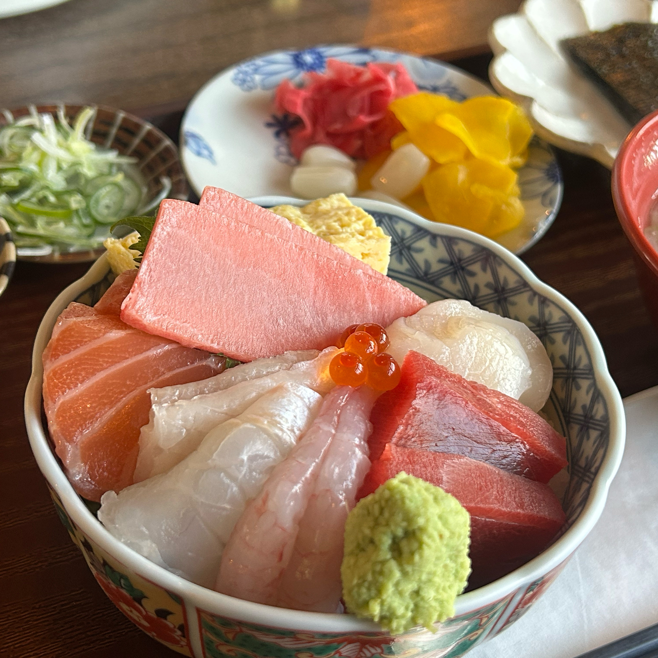 강릉 올 때마다 방문하는 곳인데 늘 맛있어요 ㅠㅠ 재료도 신선하고 푸짐하고 가성비도 좋아요