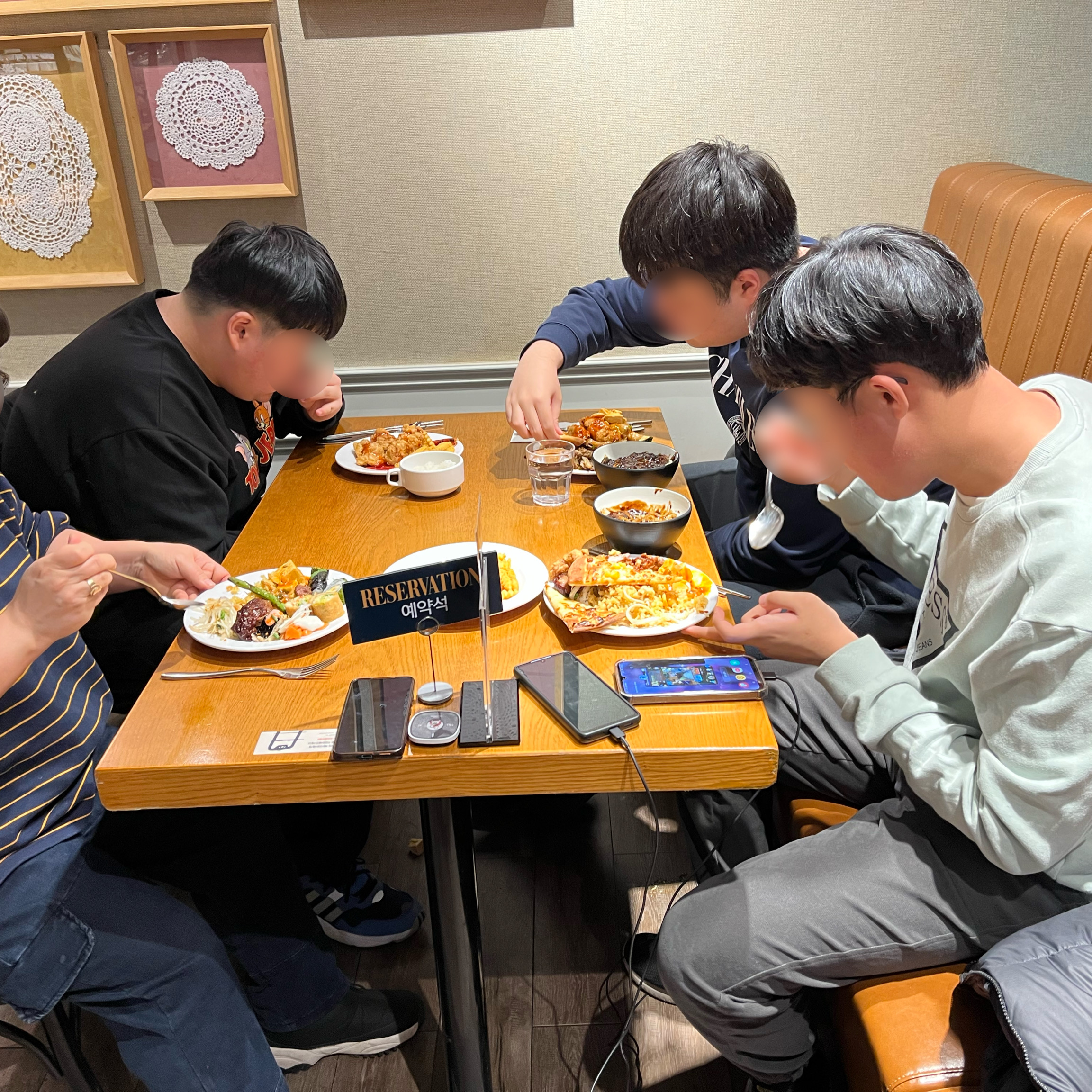 매장 깨끗하고 딸기뷔페여서 더 좋았어요 - 가평 맛집 애슐리퀸즈 켄싱턴 가평점