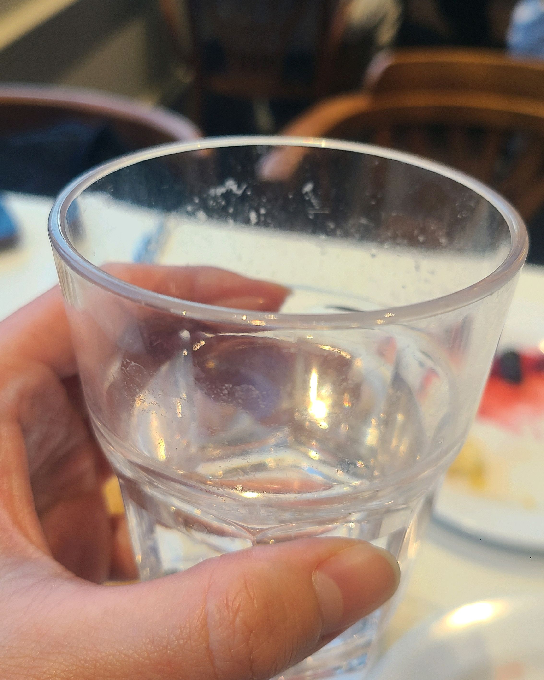 컵이 너무 더러워서 입을 대고 마실 수가 없음 - 기흥 롯데아울렛 맛집 애슐리퀸즈 롯데아울렛 기흥점