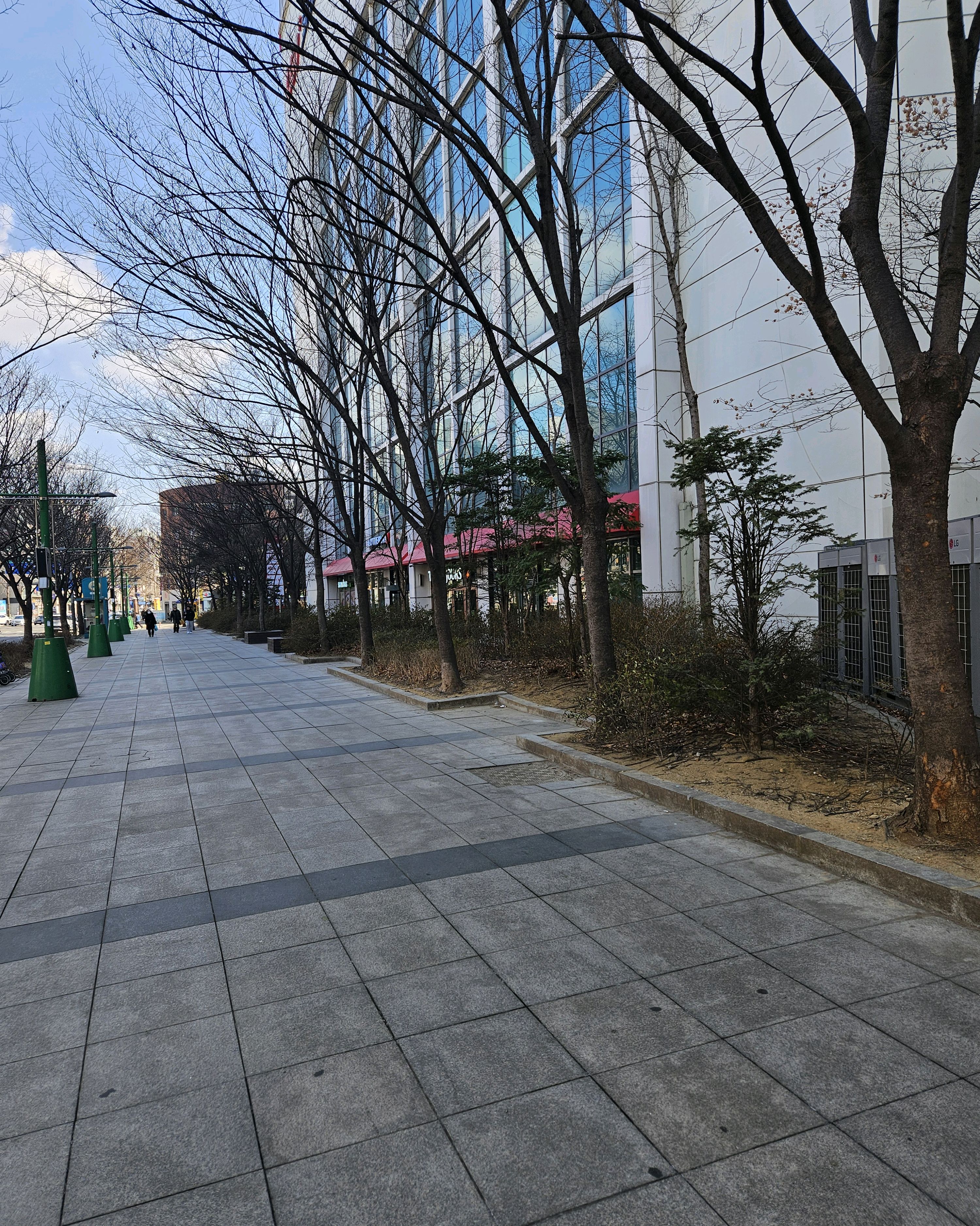 홈플러스 쉬는 날에도 영업해서 다양한 빵을 먹을 수 있어서 좋았습니다. - 천호동 맛집 뚜레쥬르 강동홈플러스점