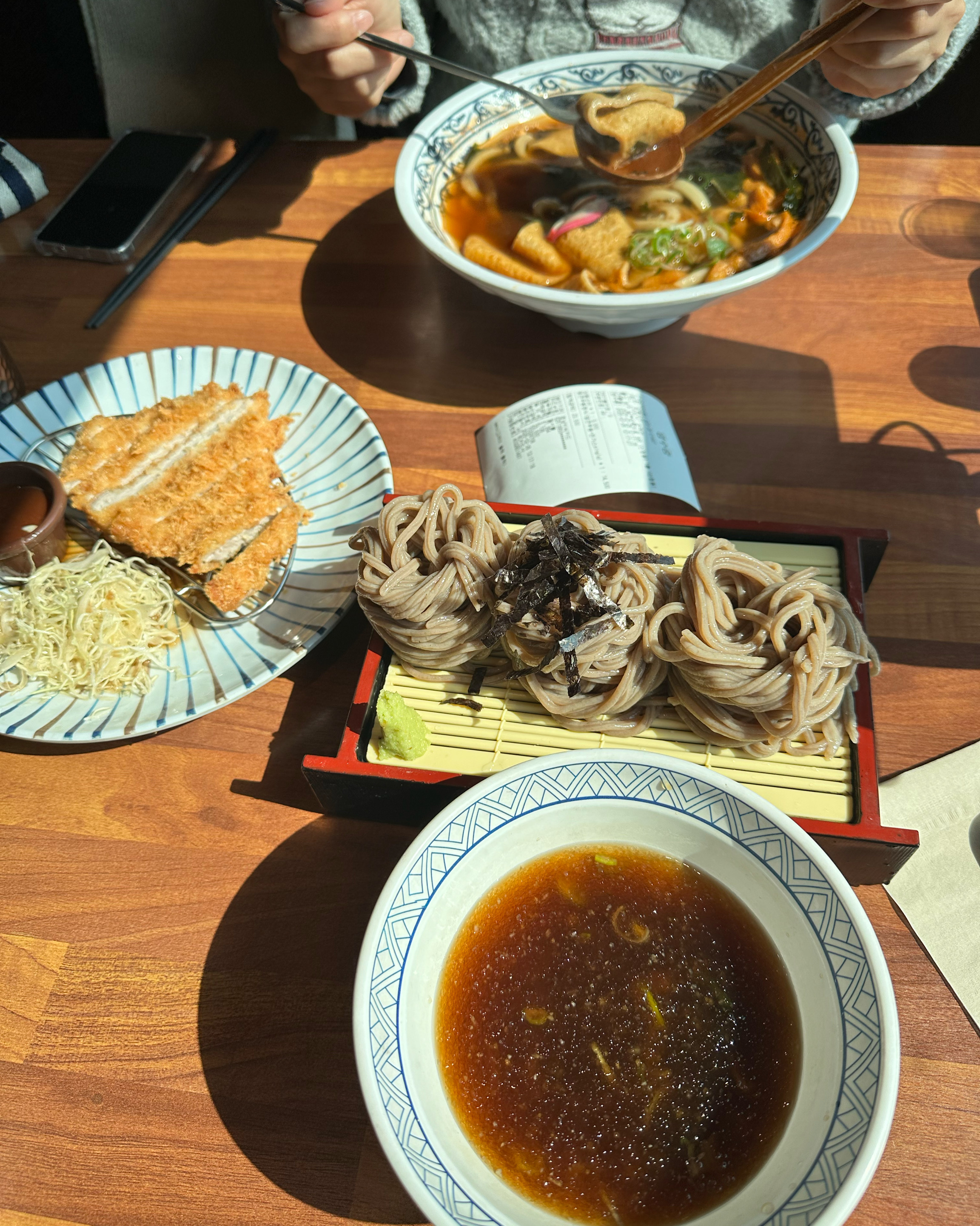 세트메뉴 하나에 소바 하나 시켰는데 양이 엄청 많고 완전 맛있었어요! - 울산 신정동 맛집 삼동소바 울산남구점
