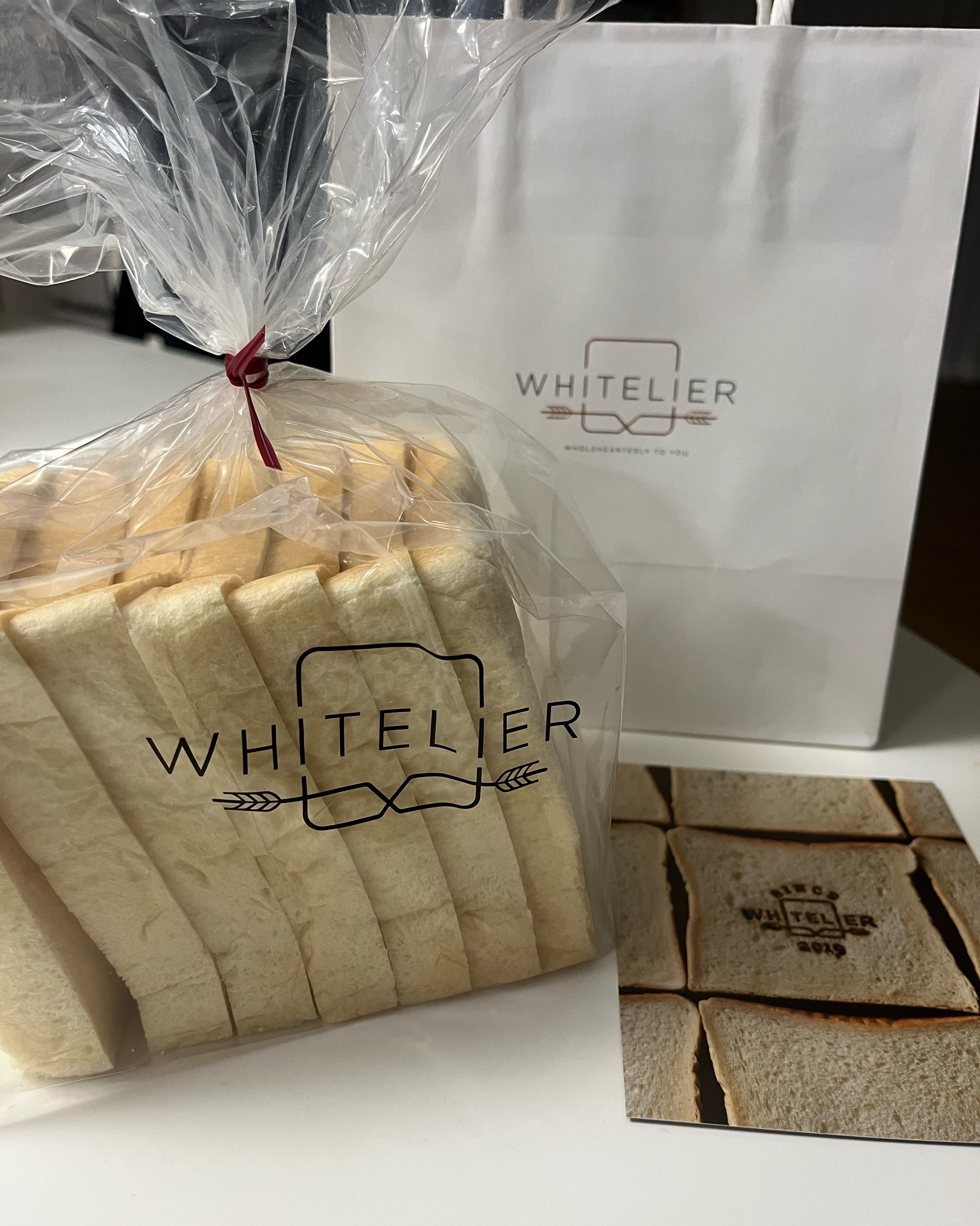 근처 지나가다가 홀린듯이 들어가서 구매한 식빵🍞 - 노은역 맛집 화이트리에 유성노은점
