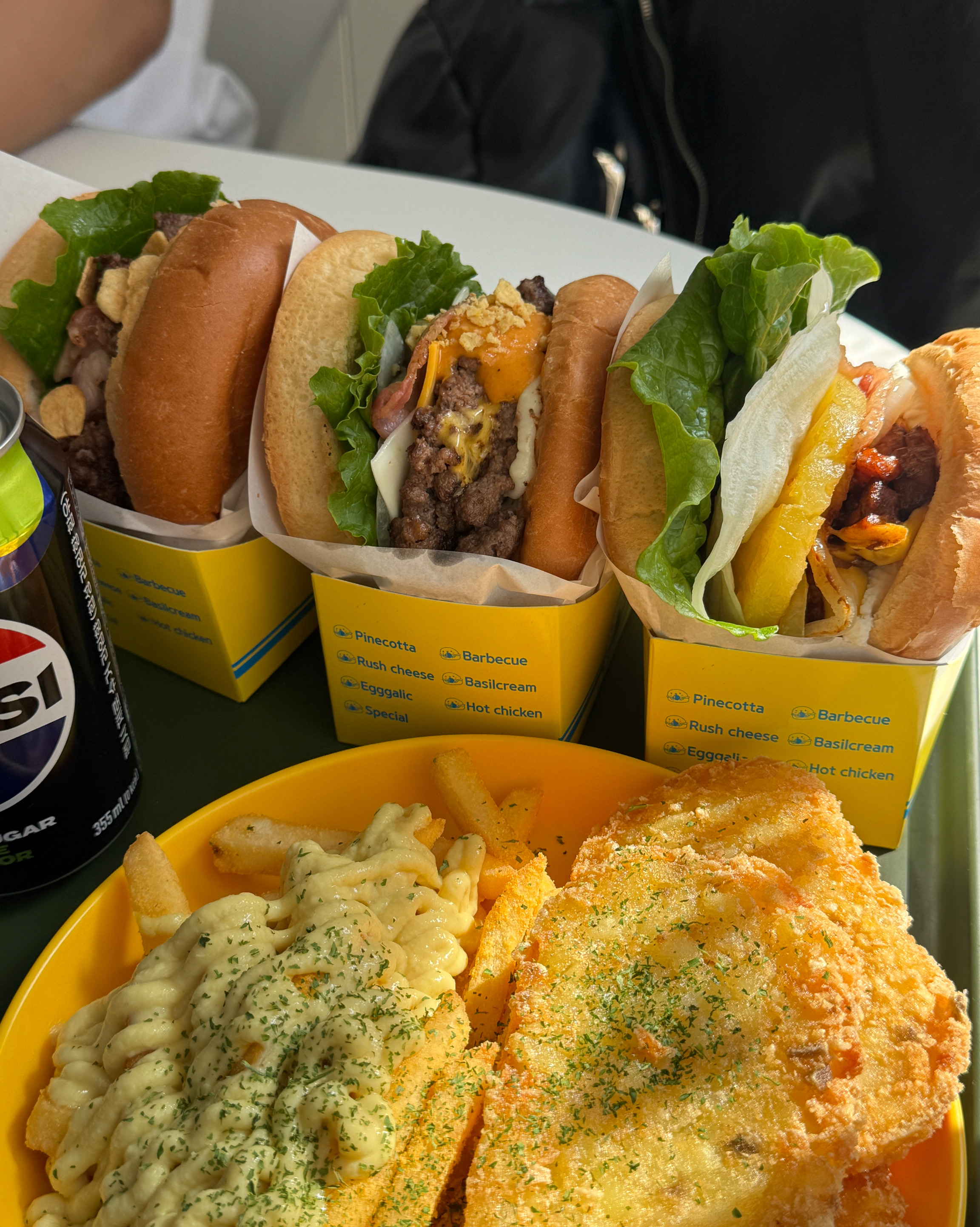 [홍대입구역 맛집 풀리너마이트 홍대] 직접 가본 로컬 리뷰