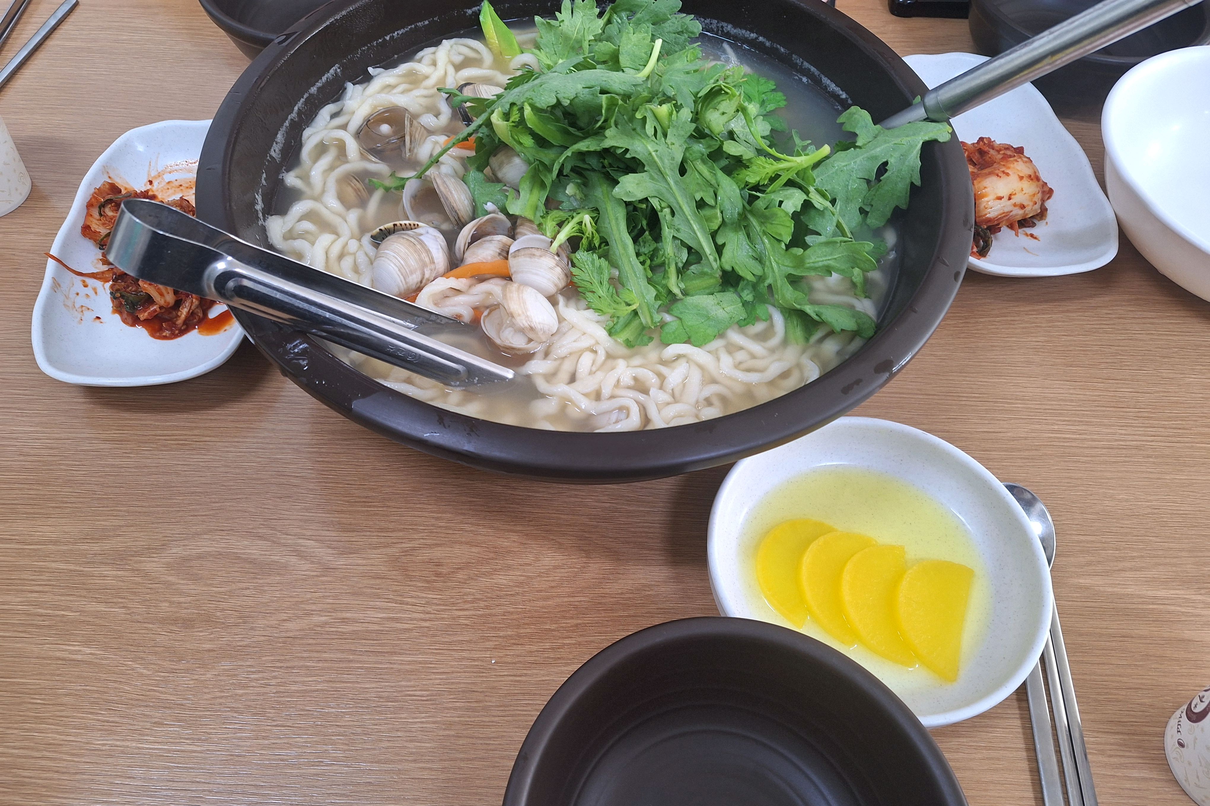 3명 든든하게 잘 먹었습니다! - 대전 맛집 신선 칼국수