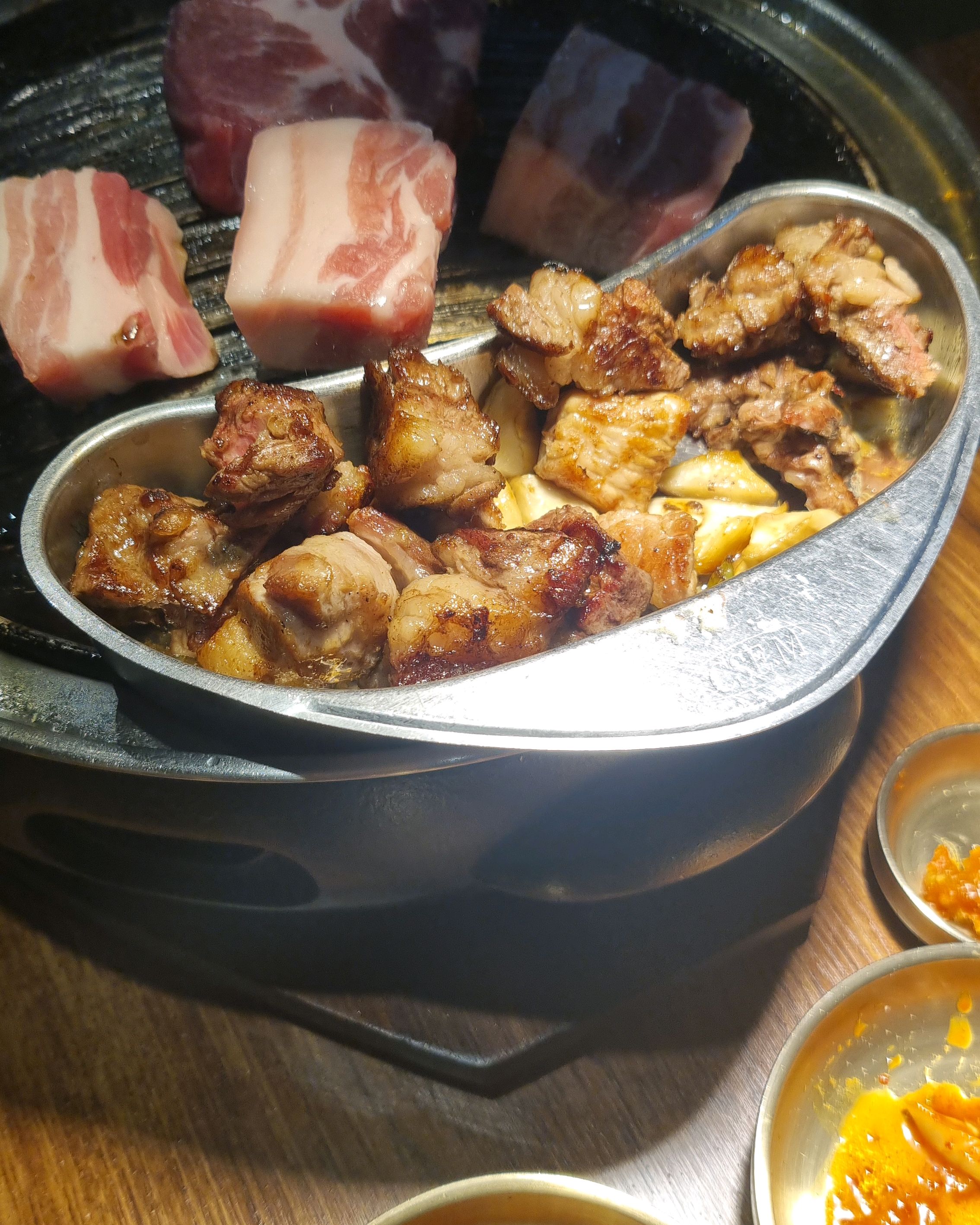 [홍대입구역 맛집 청돈옥 홍대본점] 직접 가본 로컬 리뷰