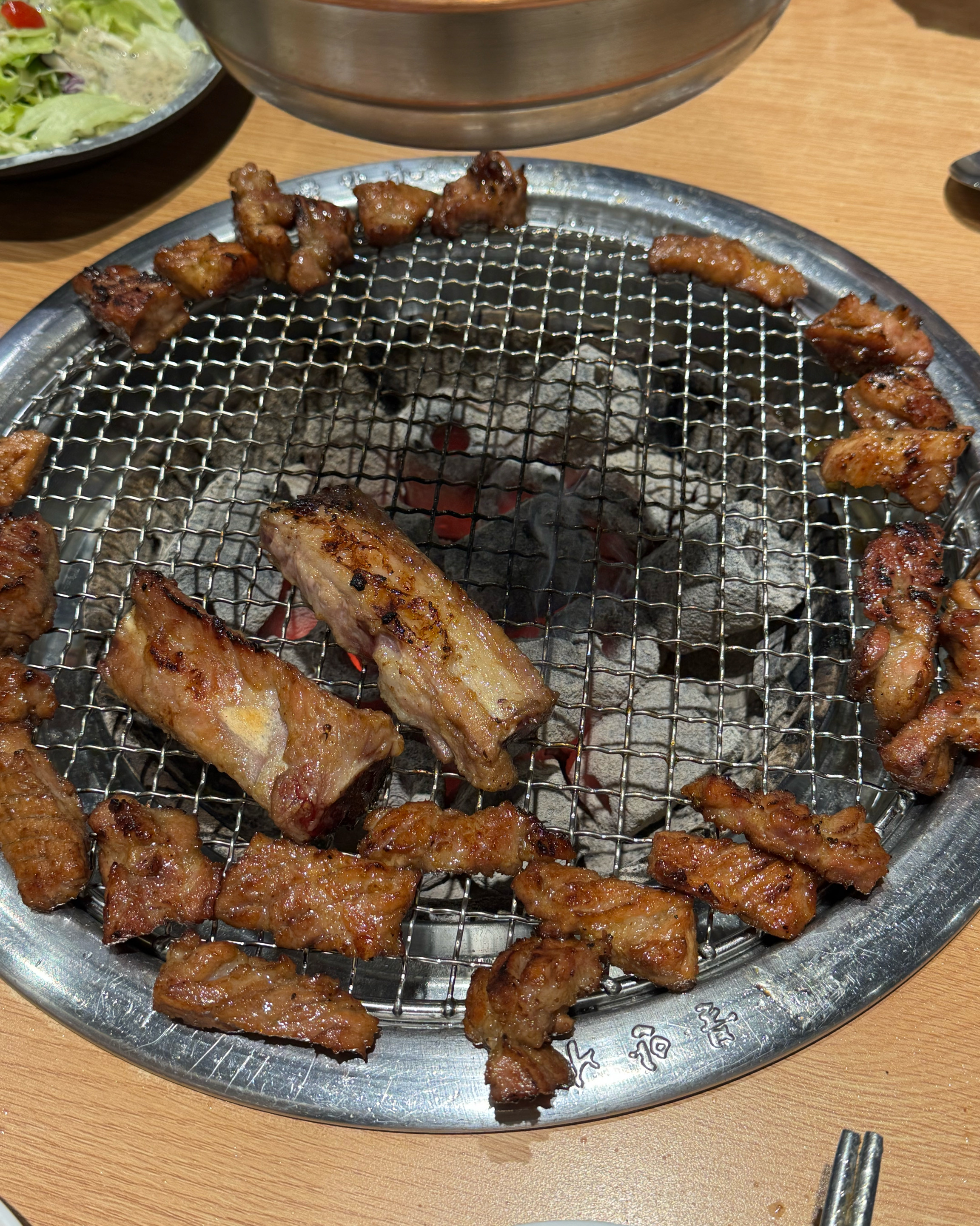 첫방문 때 직원분께서 너무 친절하시고 고기도 맛있었던 기억에 이번에 다시 방문했어요!!! - 천호동 맛집 옛날불고기