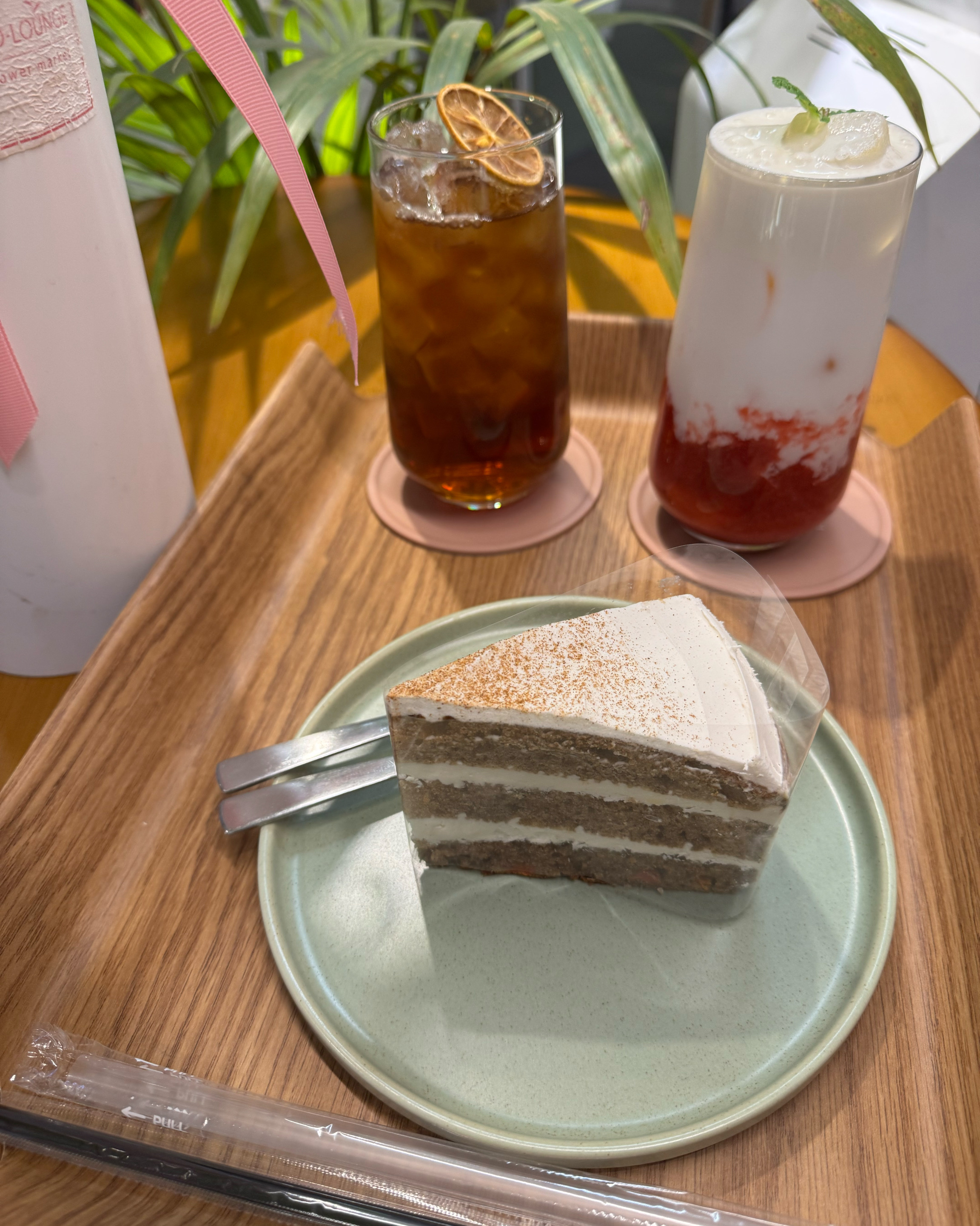 [홍대입구역 맛집 카페 플로라운지] 직접 가본 로컬 리뷰