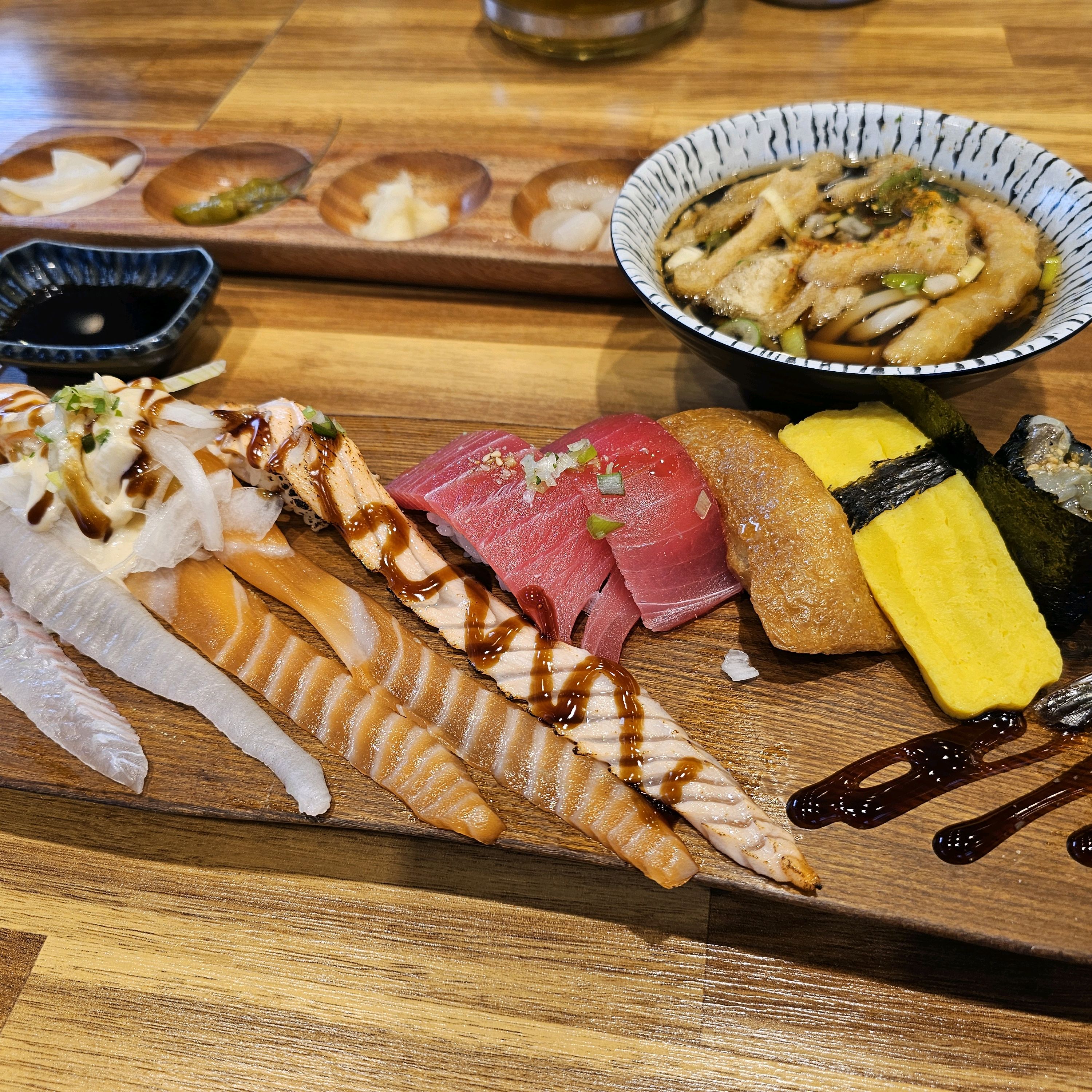 갈때마다 친절함에~ - 아바이마을 맛집 공대현스시 속초점