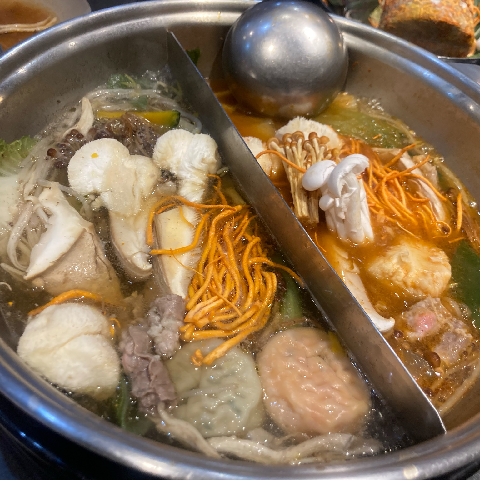 소담촌 맛잇어요 특히 버섯이 동충하초라는데 신기하게 생겼습니다 - 고척동 맛집 소담촌 고척점
