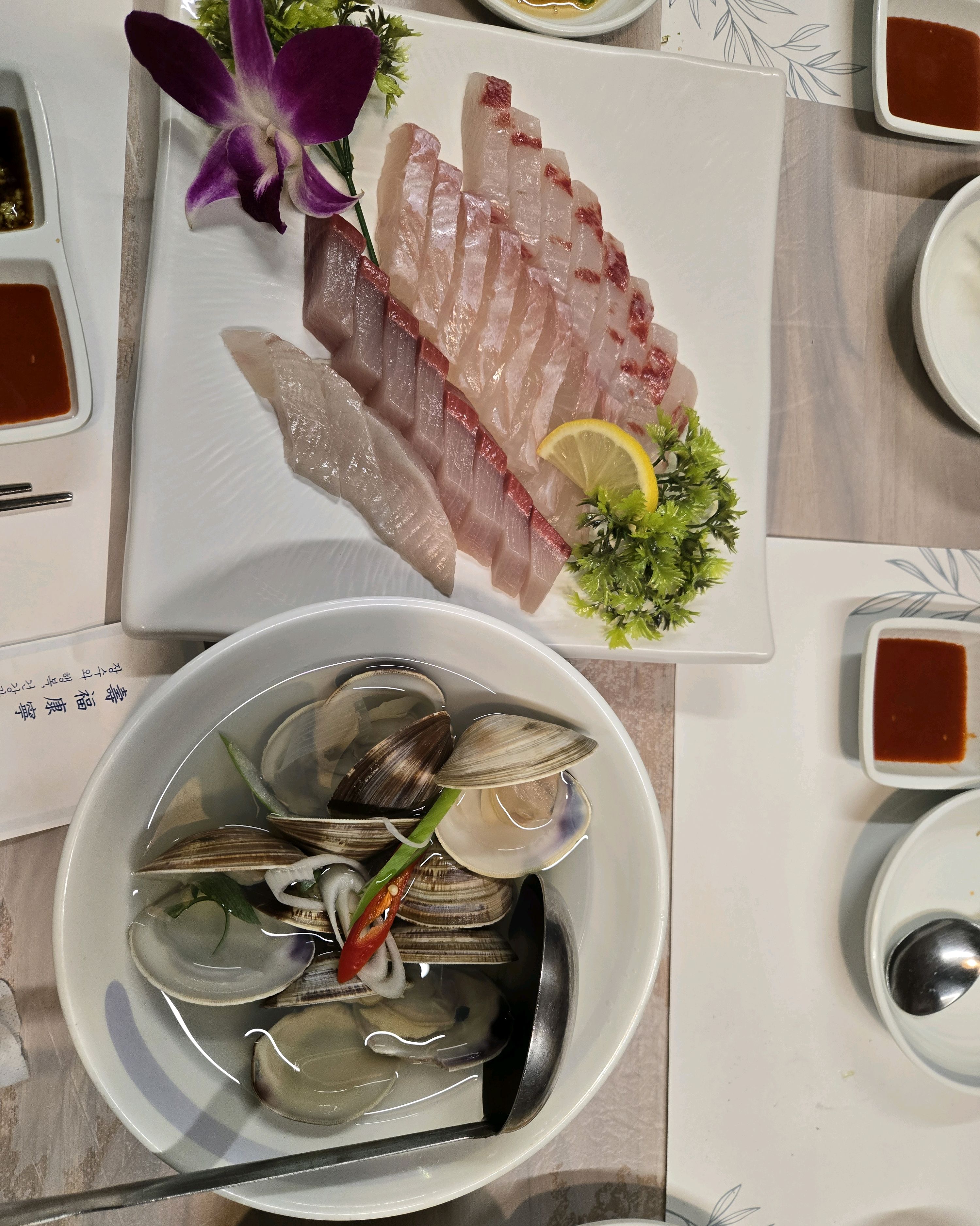 코스요리 주문했는데 너무 배부르게 먹었어요. - 불당동 맛집 두발횟집 천안점
