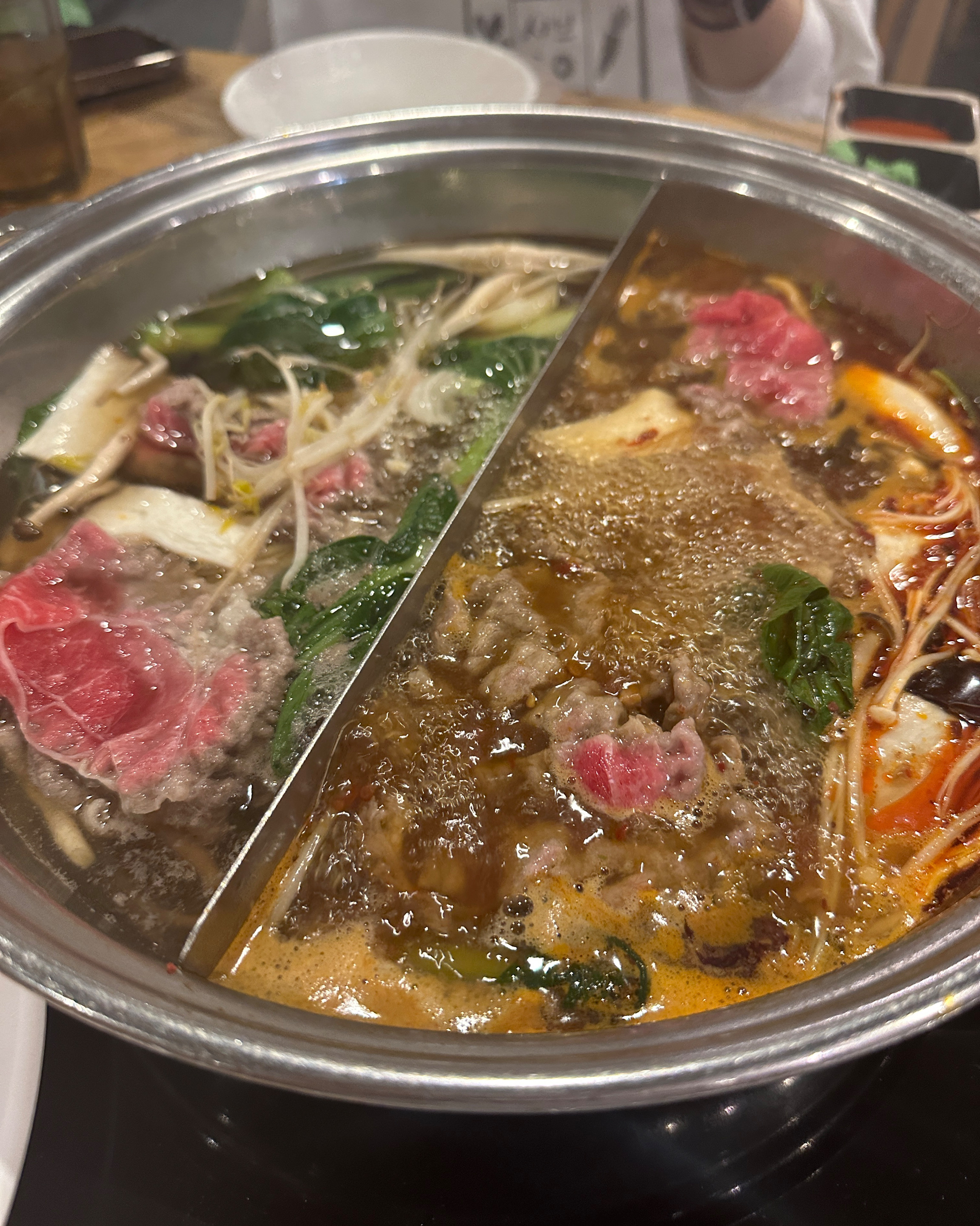 고기를 배부르게 먹기 좋고 야채도 신선하고 다양해서 좋았습니다~ - 대구 종로 맛집 샤브20 만경관점