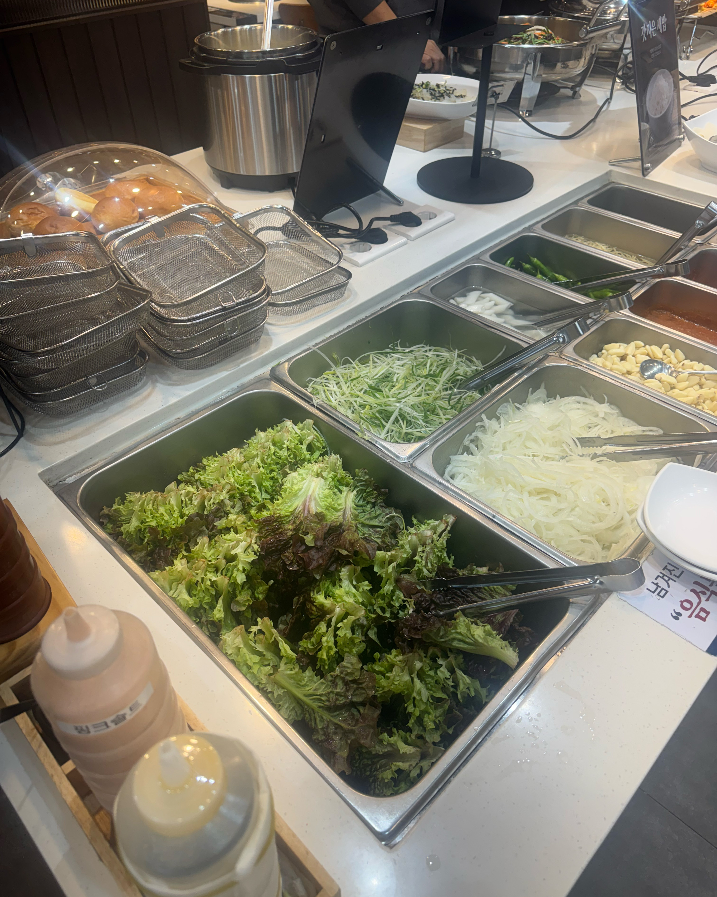 맛있고 무한리필이라 가성비가 좋아서 가족들과 자주 오는 곳이에요 매장도 청결하고 고기도 맛