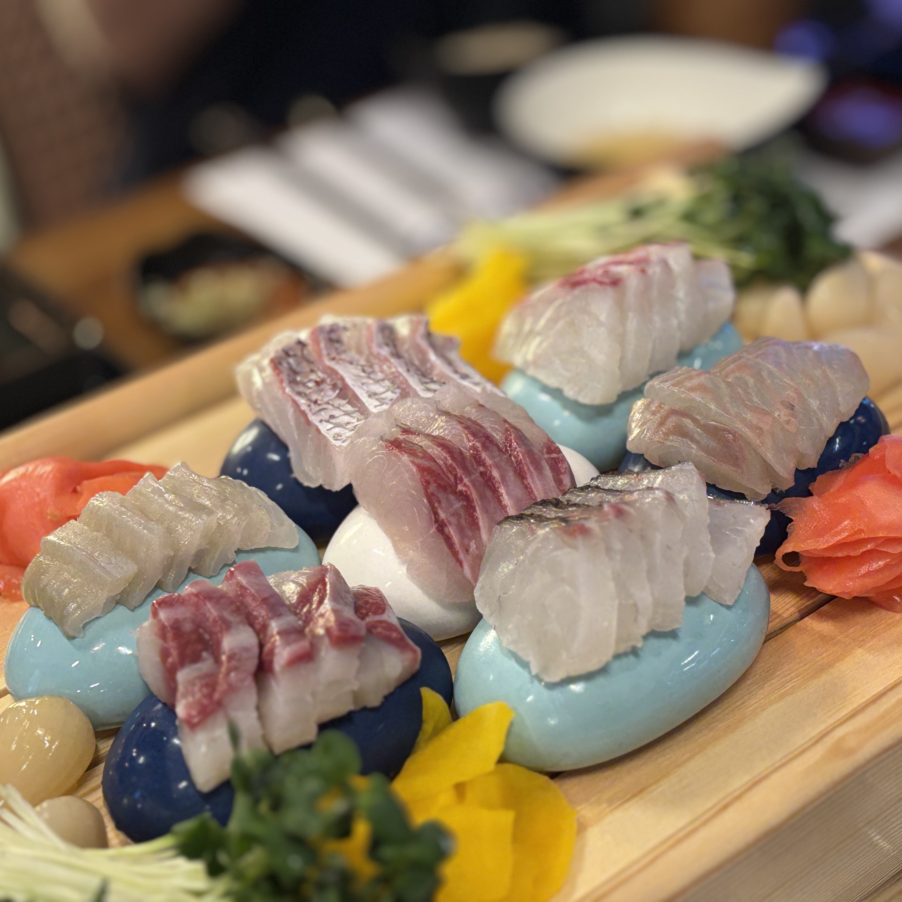 물고기자리 처음 와봤는데 맛있어요 테이블오더고 남자사장님 핵친절킹이셔서 리필하는 데 부담이