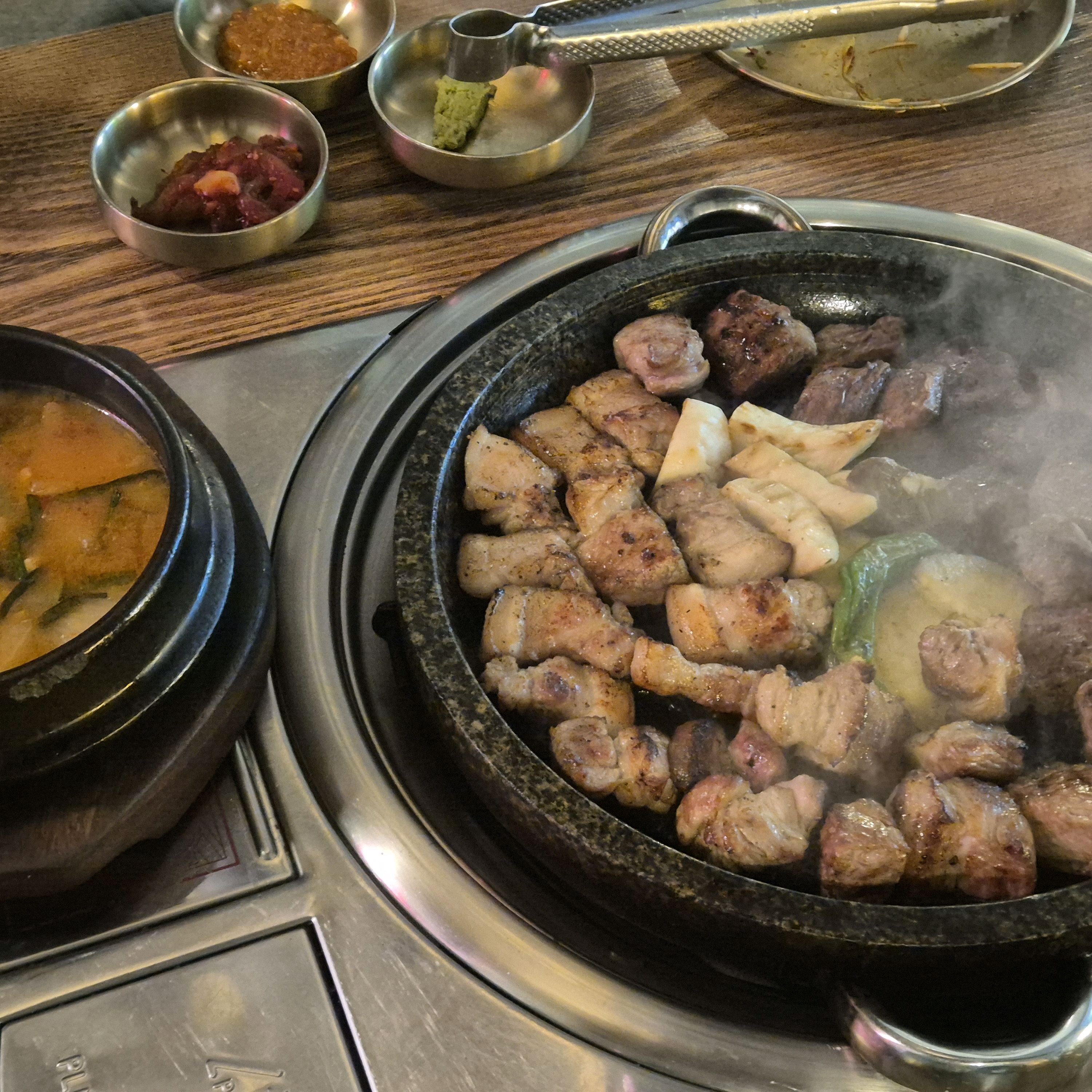 [홍대입구역 맛집 육몽 홍대본점] 직접 가본 로컬 리뷰