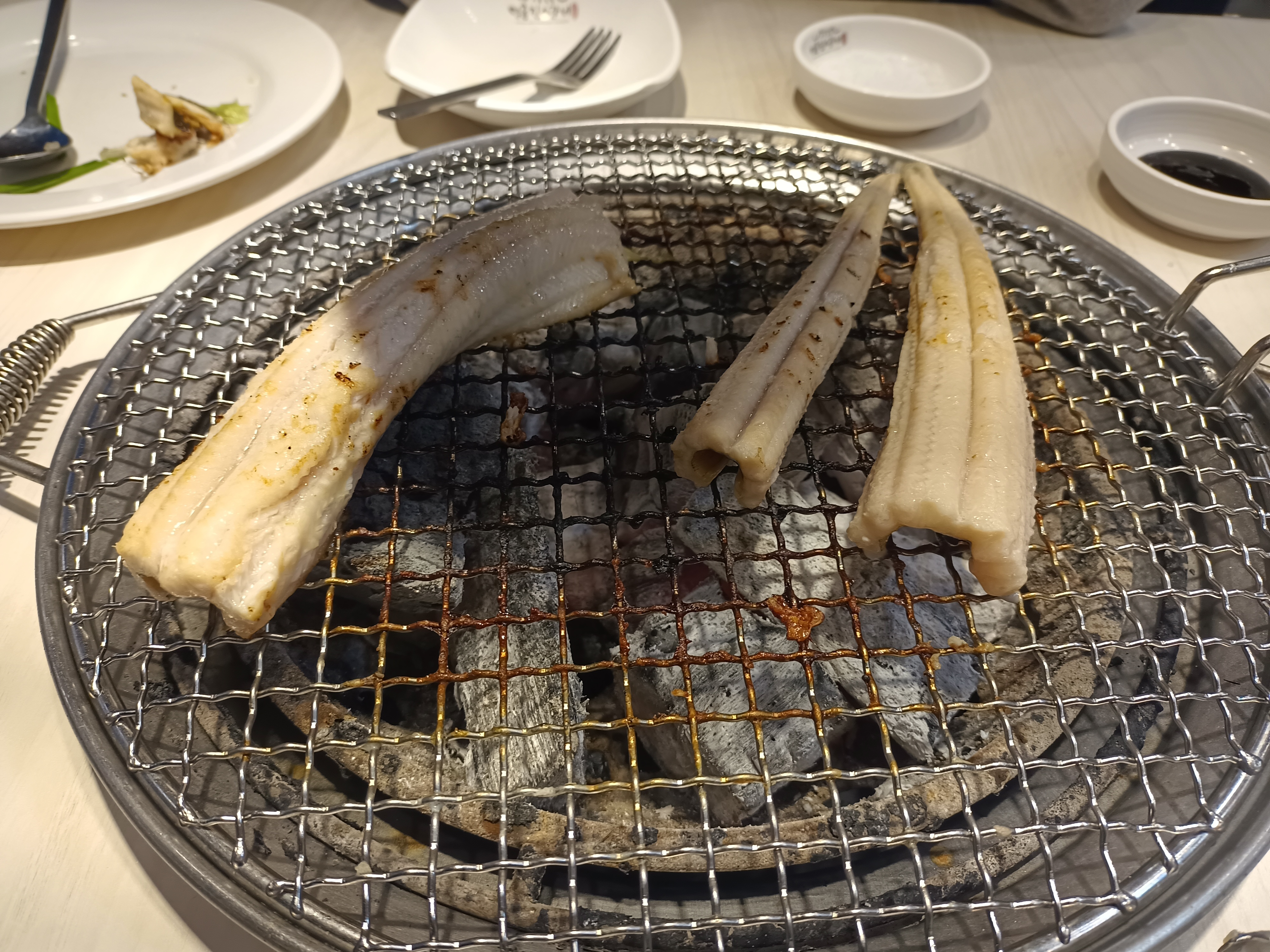 너무 맛있어요. 매장이 깨끗하고 고기도 맛있어요. 장어무한리필도 해서 너무 좋아요. 이가