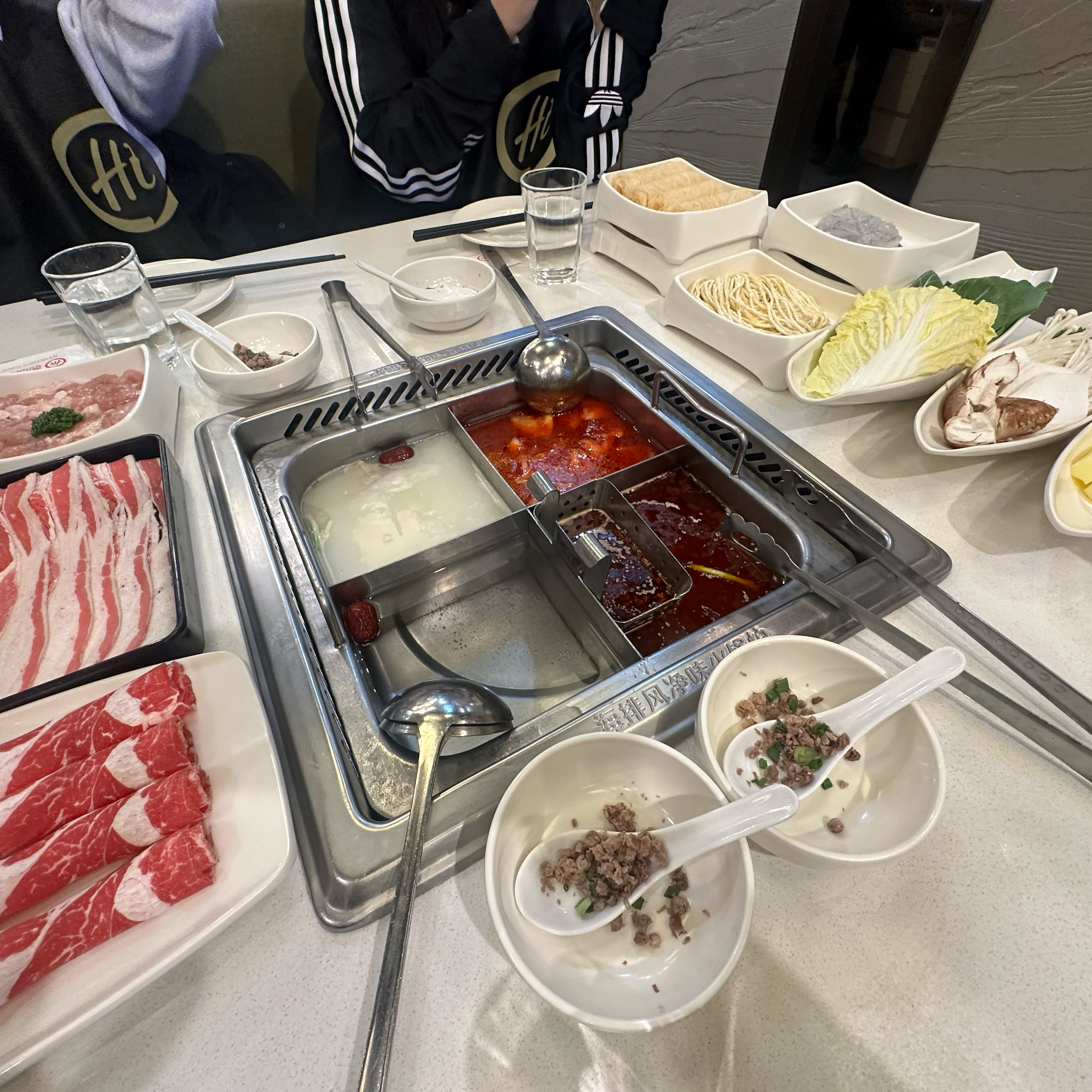 하이디라오 먹으러 많이 다녀봤지만 전 그 중에서 서초지점이 젤 좋았습니다 👍🏻💕 언제나 친