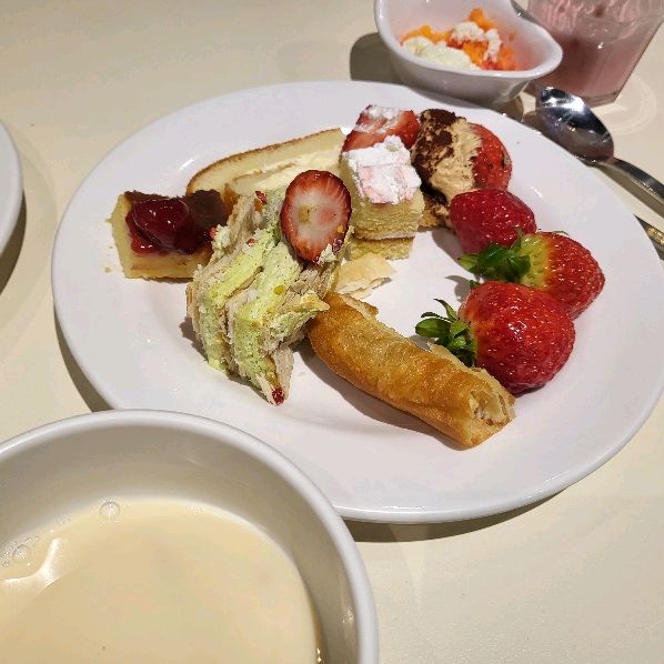 딸기축제라고해서 애슐리 찾아갔어요 - 내덕동 맛집 애슐리퀸즈 원더아리아청주점