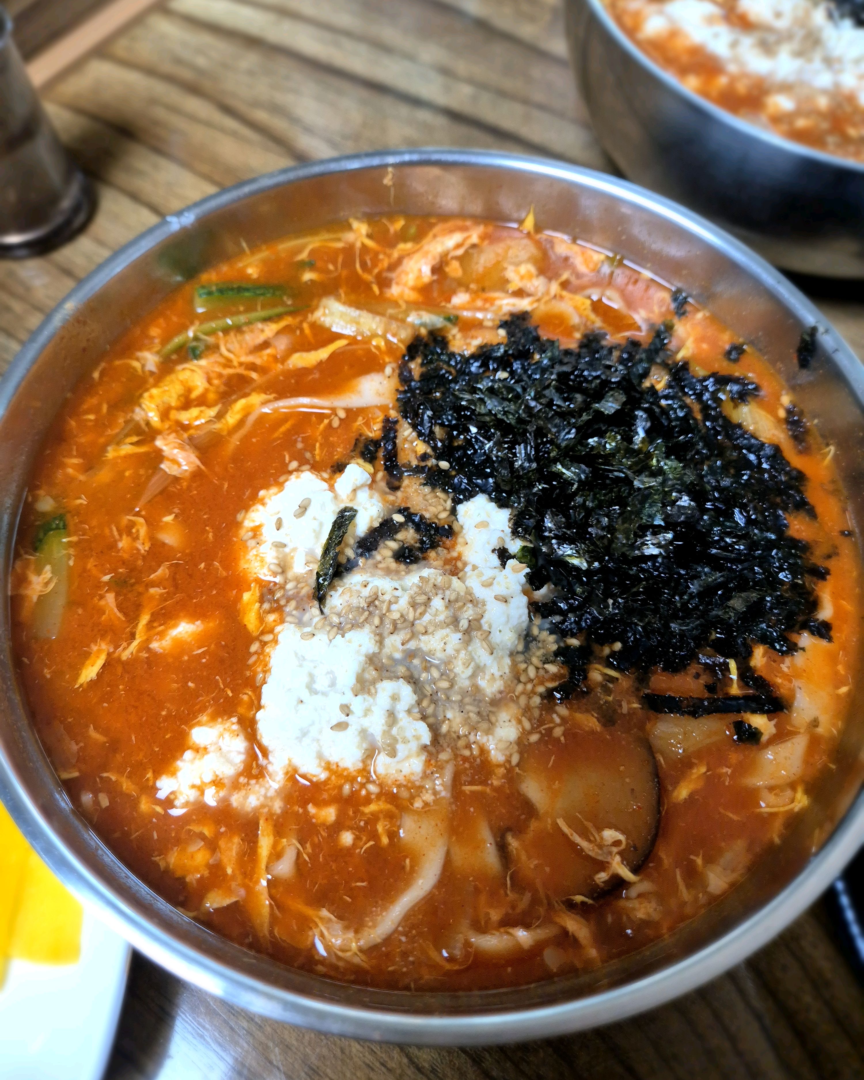 첨에 주차장에 차가없어서 잘못찾아갔나 하고 - 경포대 맛집 강문칼국수