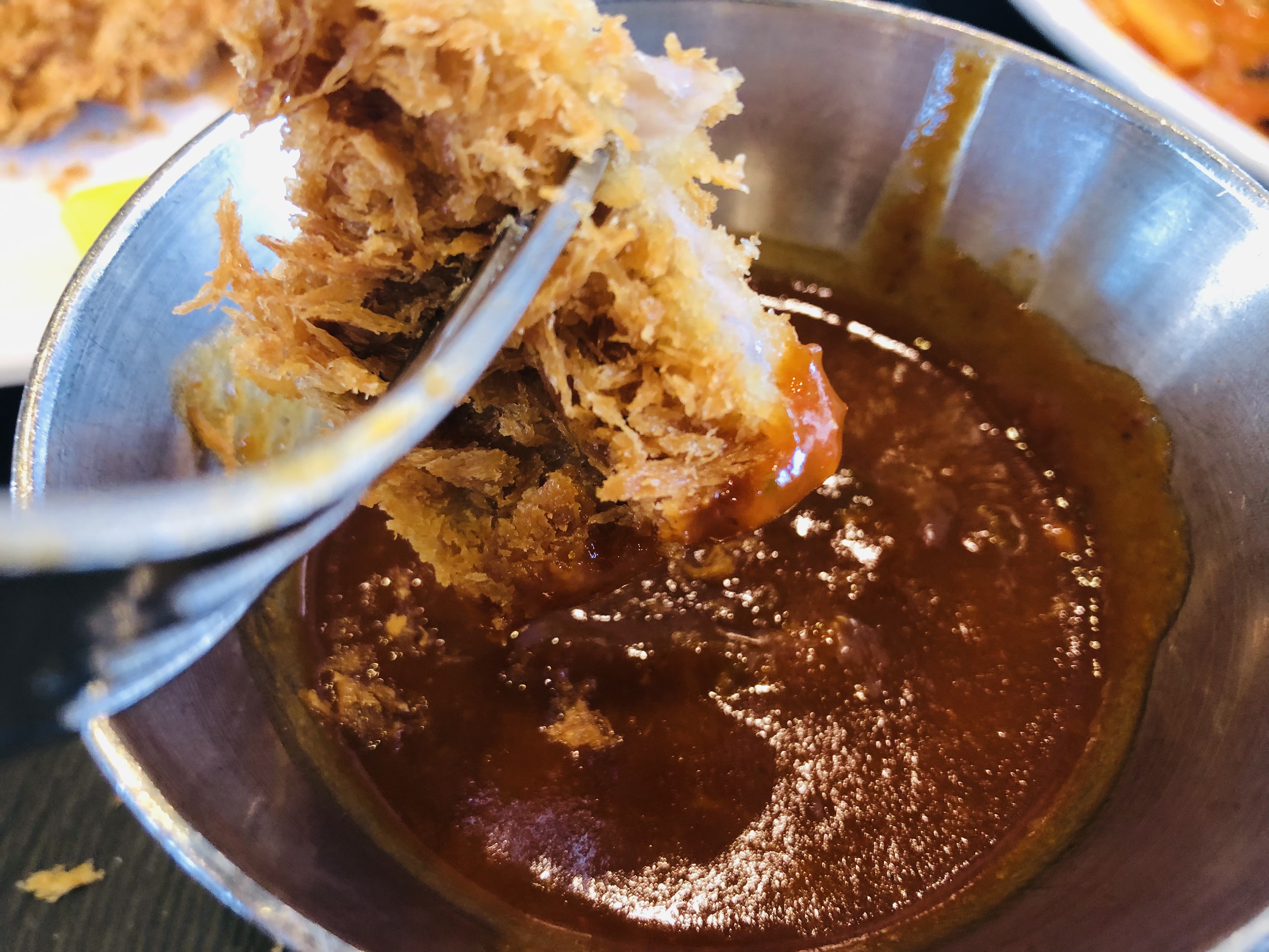 오랜만에 들른 홍익돈가스에서 정말 정신없이 먹었네요 - 영대 맛집 홍익돈까스 경산영대점