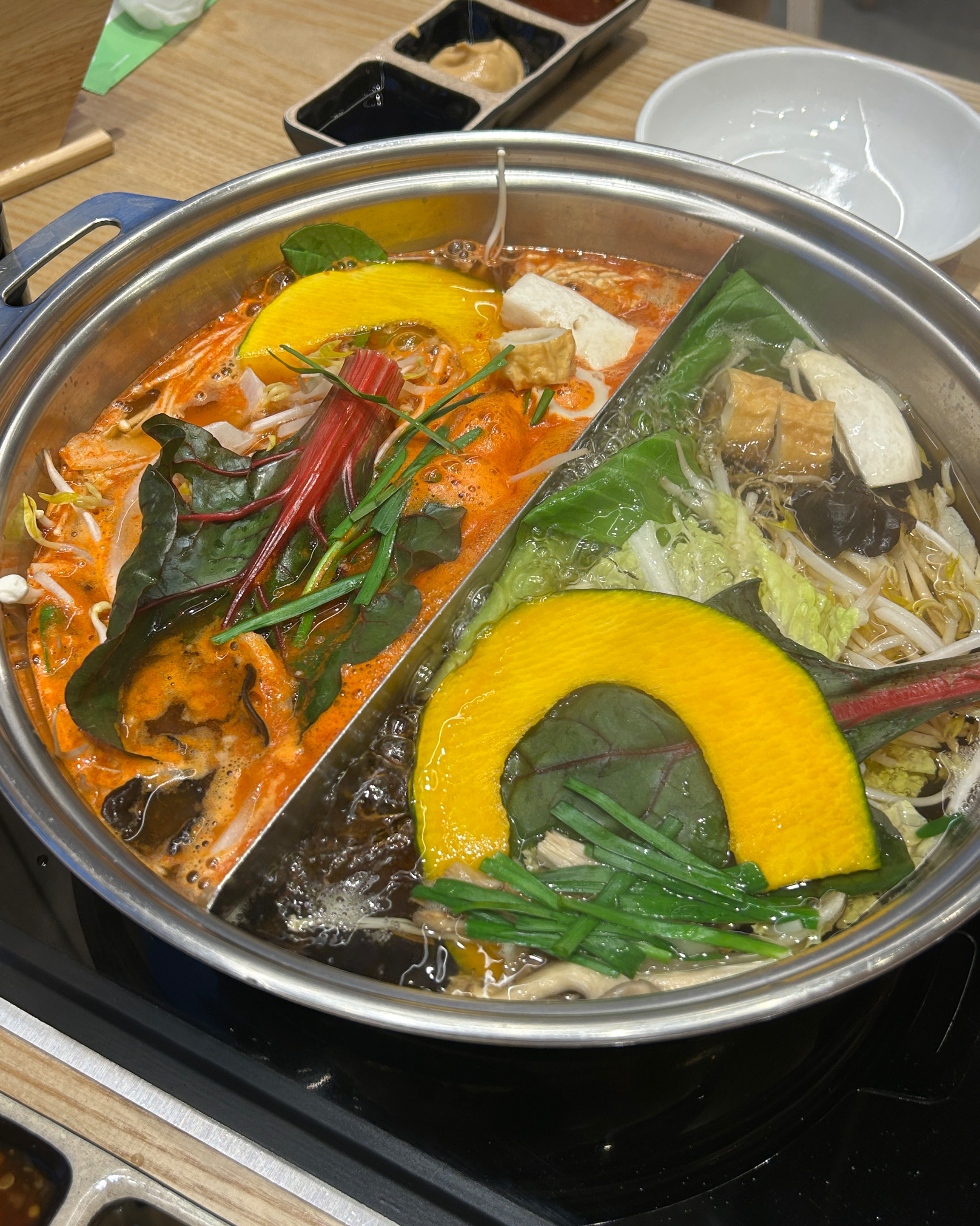 음식도 맛있고 재료도 신선하고 종류도 많고 다 좋은데 시간 제한이 100분이라 아쉬워요😭