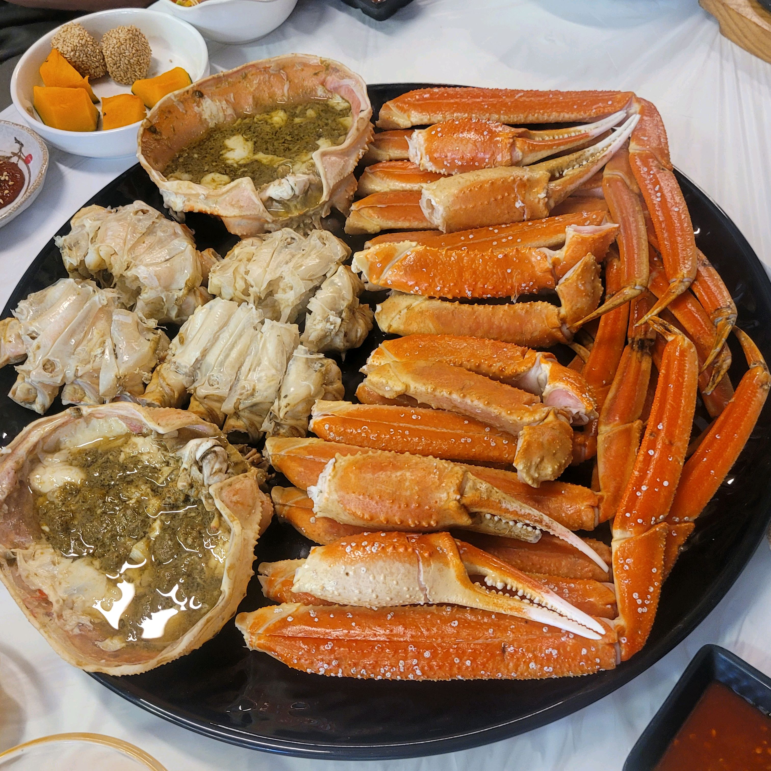 강릉 온 김에 대게 한 번 먹어보려고 와써요😀 스끼다시도 너무 푸짐하고 친절하게 대해주셔서