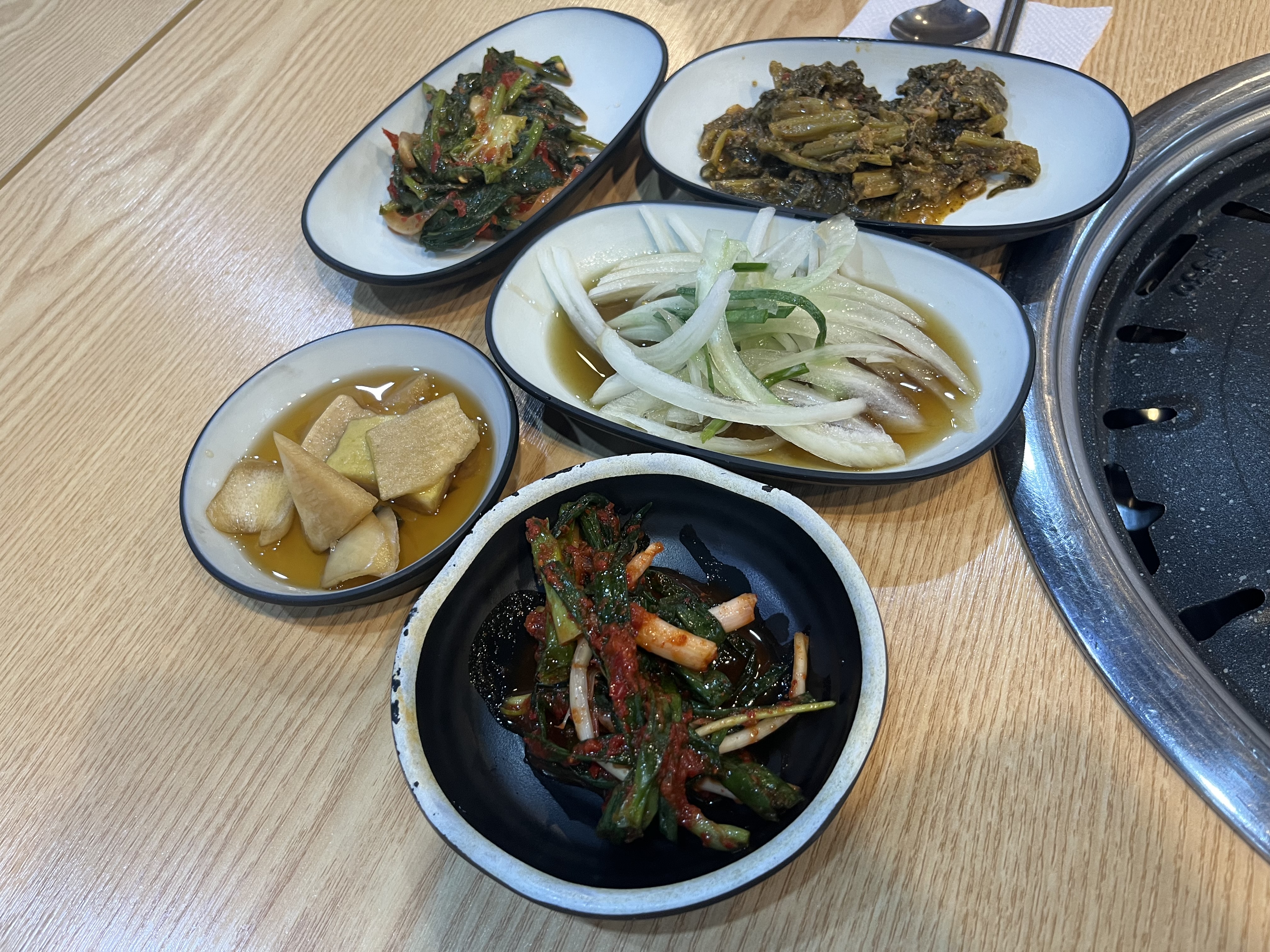 음식 정갈하고 너무 맛있어용~~ 매번 갈때마다 넘 맛있게 먹어요~~~ 천안 오리고기는 불당