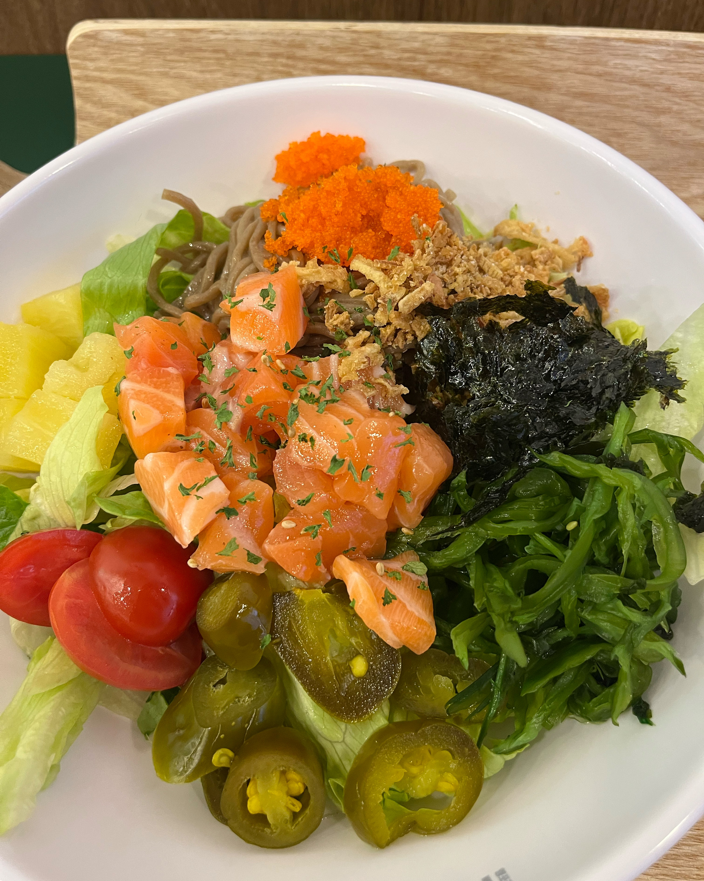 연어포케 신선하고 맛있어요~! 메뉴도 다양하고 매장도 깔끔해서 좋아요 혼밥하기에도 좋음 - 불당동 맛집 행포케 신불당점