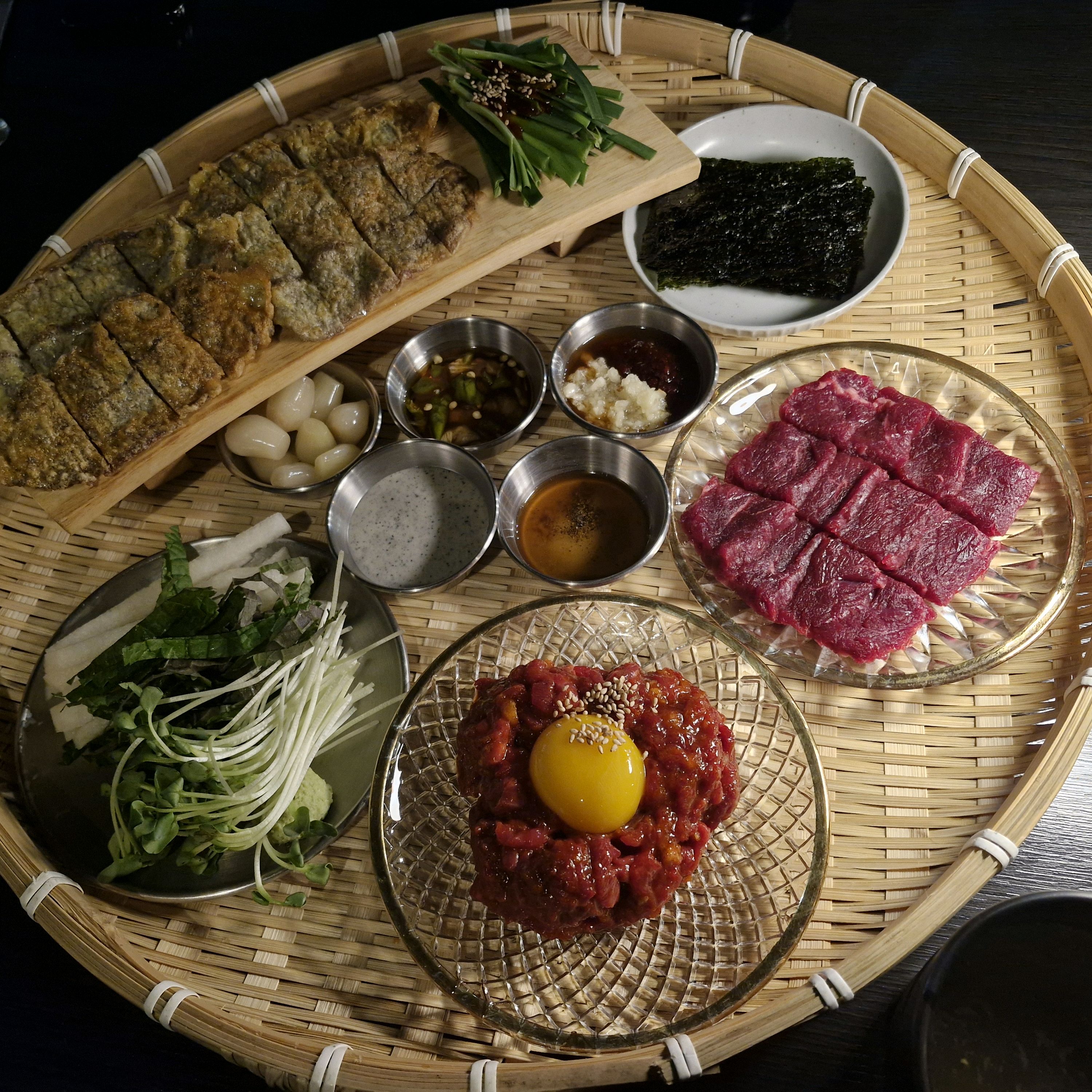 진짜 맛있어요! 인생육회라고 강추하고 싶은 불당동맛집입니다😭🥹😍 신선하고 쫀쫀한 식감이 잊