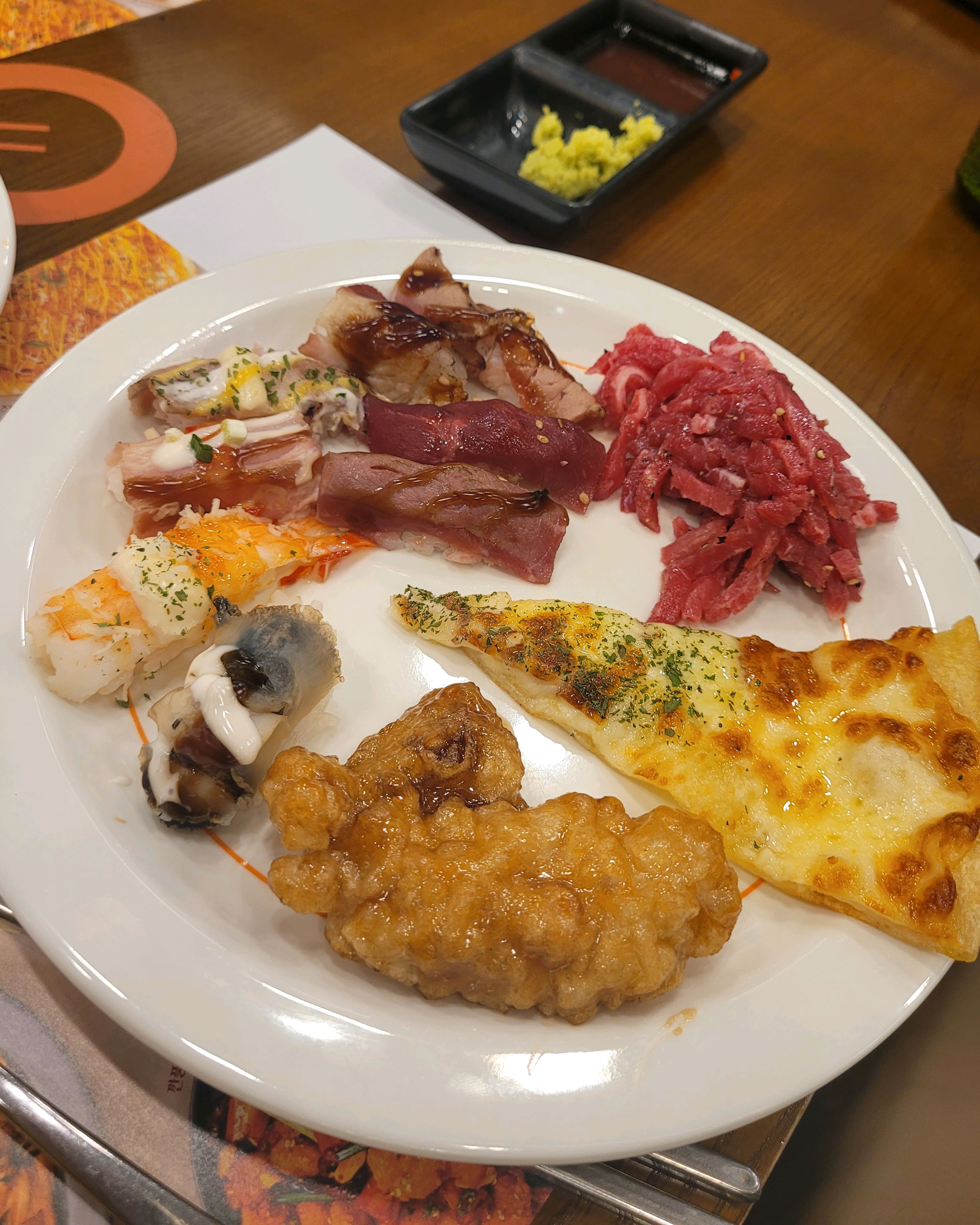 테이블 접시를 바로바로 치워주셔서 - 병점 맛집 추천 쿠우쿠우 수원병점점