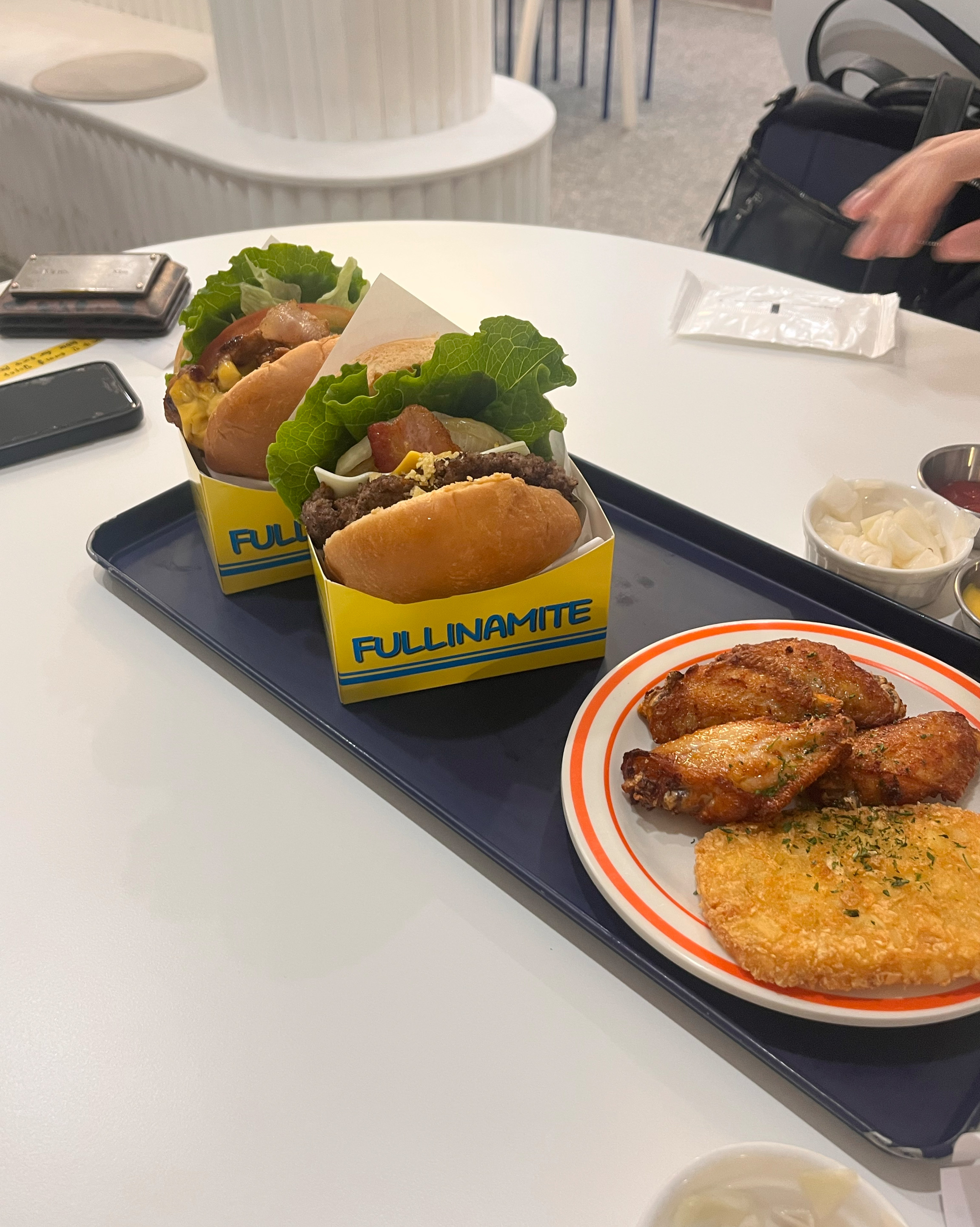 [홍대입구역 맛집 풀리너마이트 홍대] 직접 가본 로컬 리뷰