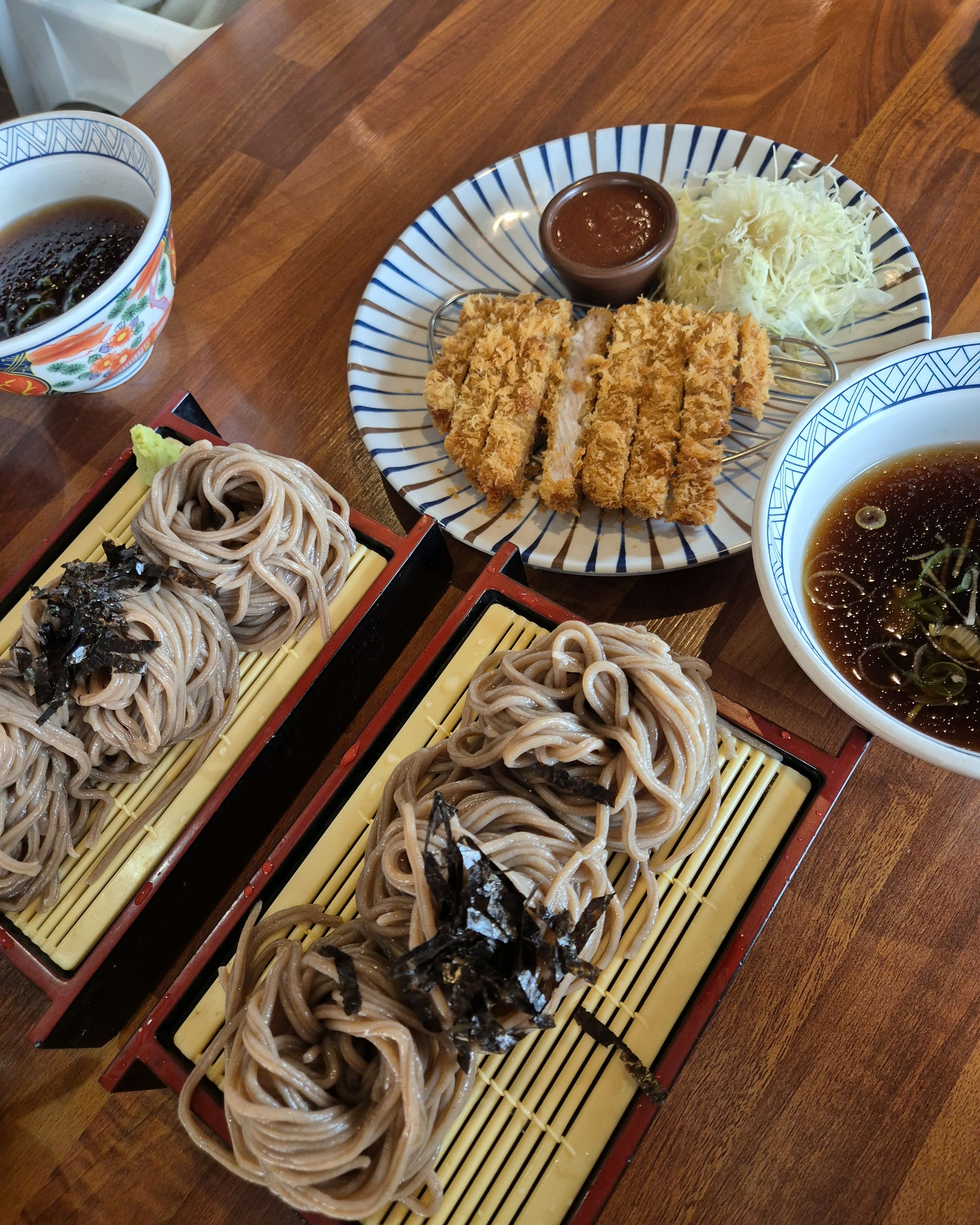 친절하신 사장님의 인사를 기본으로 배부르고 맛있게 잘 먹었습니다ㅎㅎ - 울산 신정동 맛집 삼동소바 울산남구점