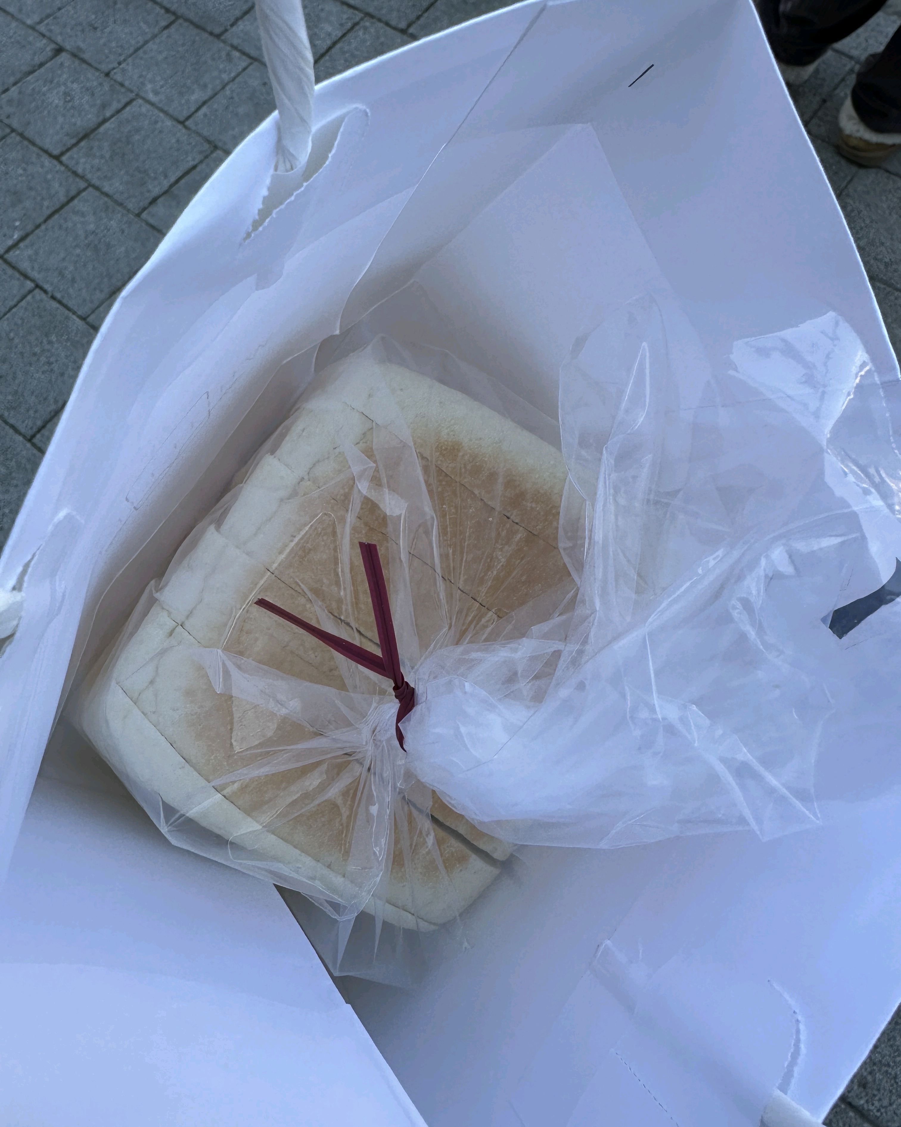 항상 가게 밖으로 줄서서 빵을 사가는 집인데 솔직히 먹어보기 전까진 식빵이 다 거기서 거기