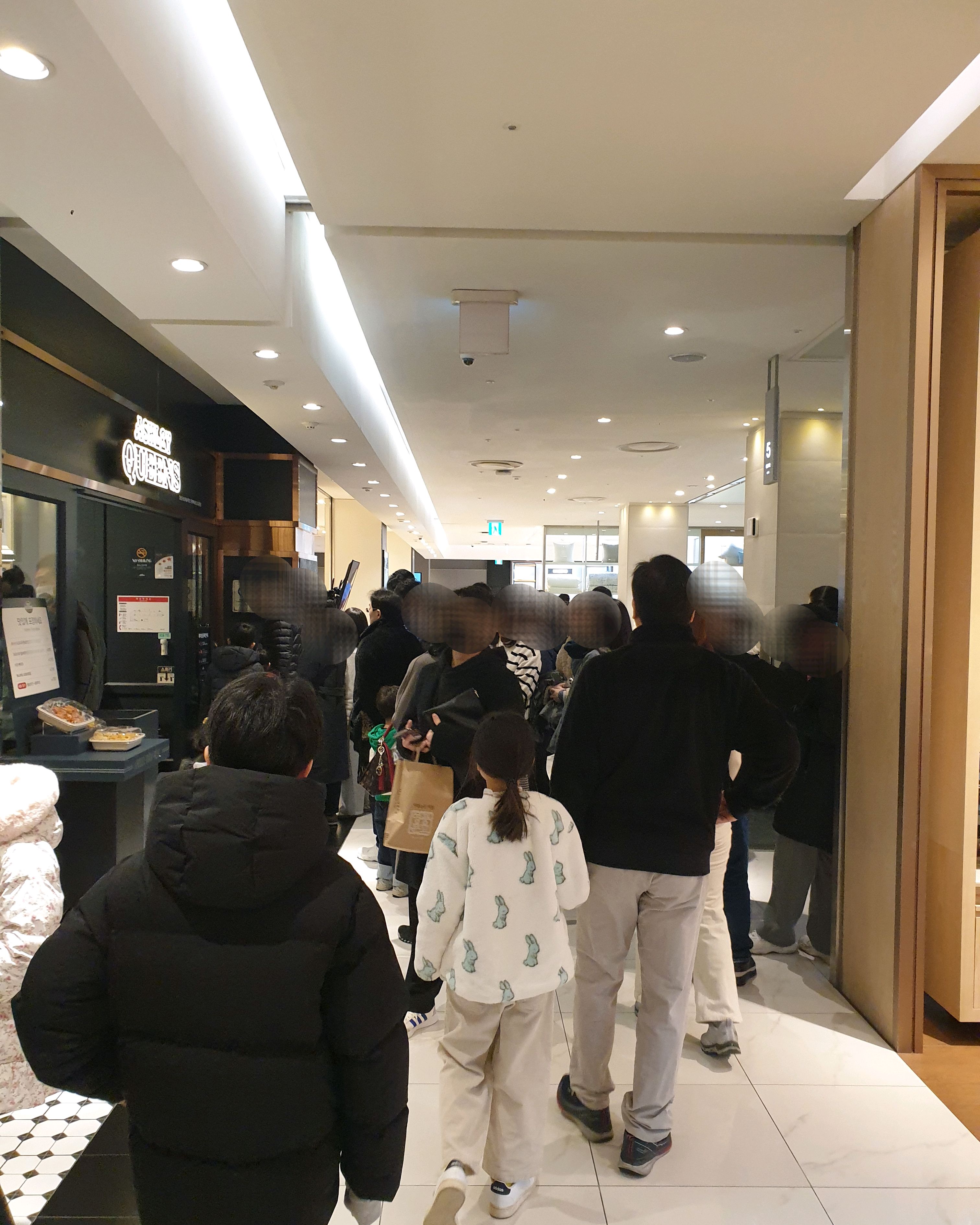 평일 점심 오픈시간에 이정도... - 김포공항 맛집 애슐리퀸즈 롯데백화점 김포공항점