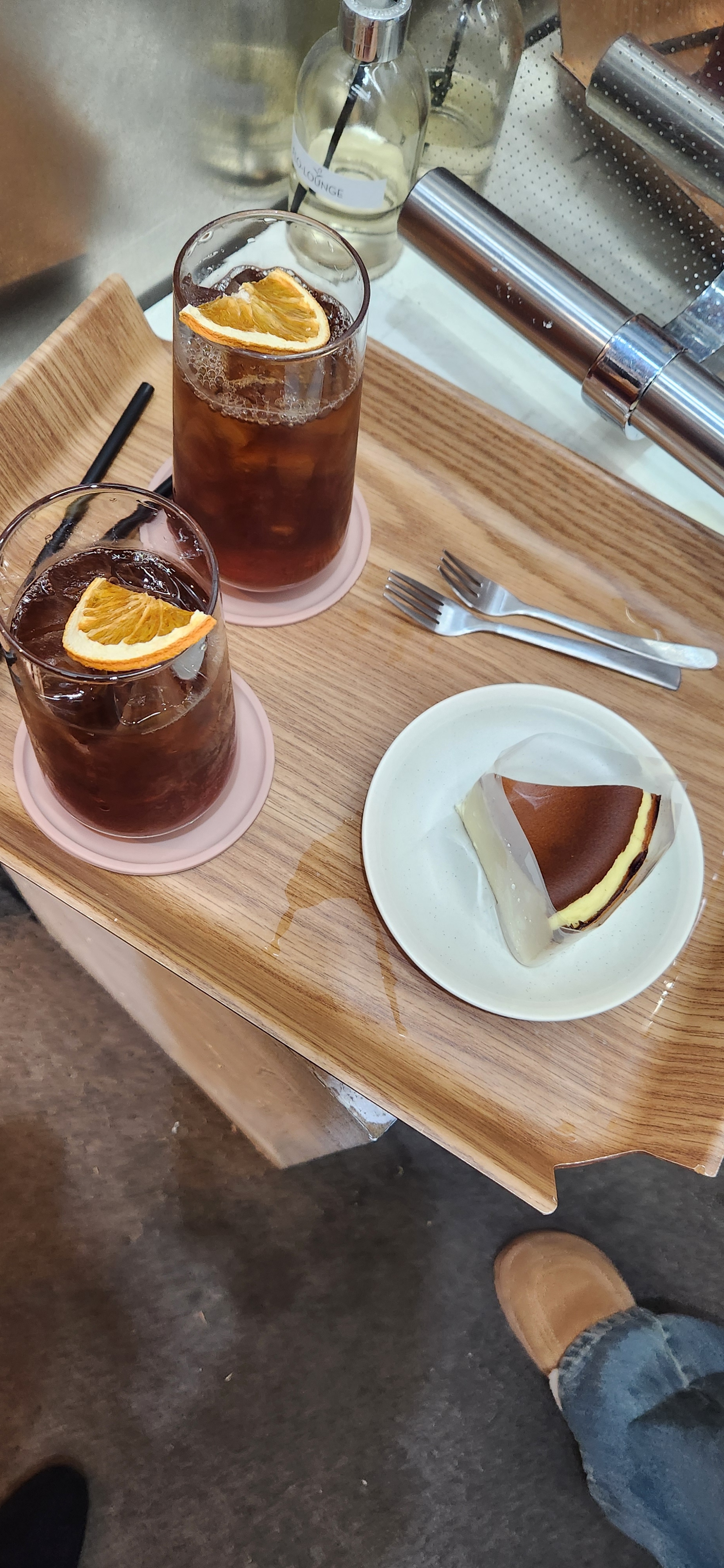 [홍대입구역 맛집 카페 플로라운지] 직접 가본 로컬 리뷰