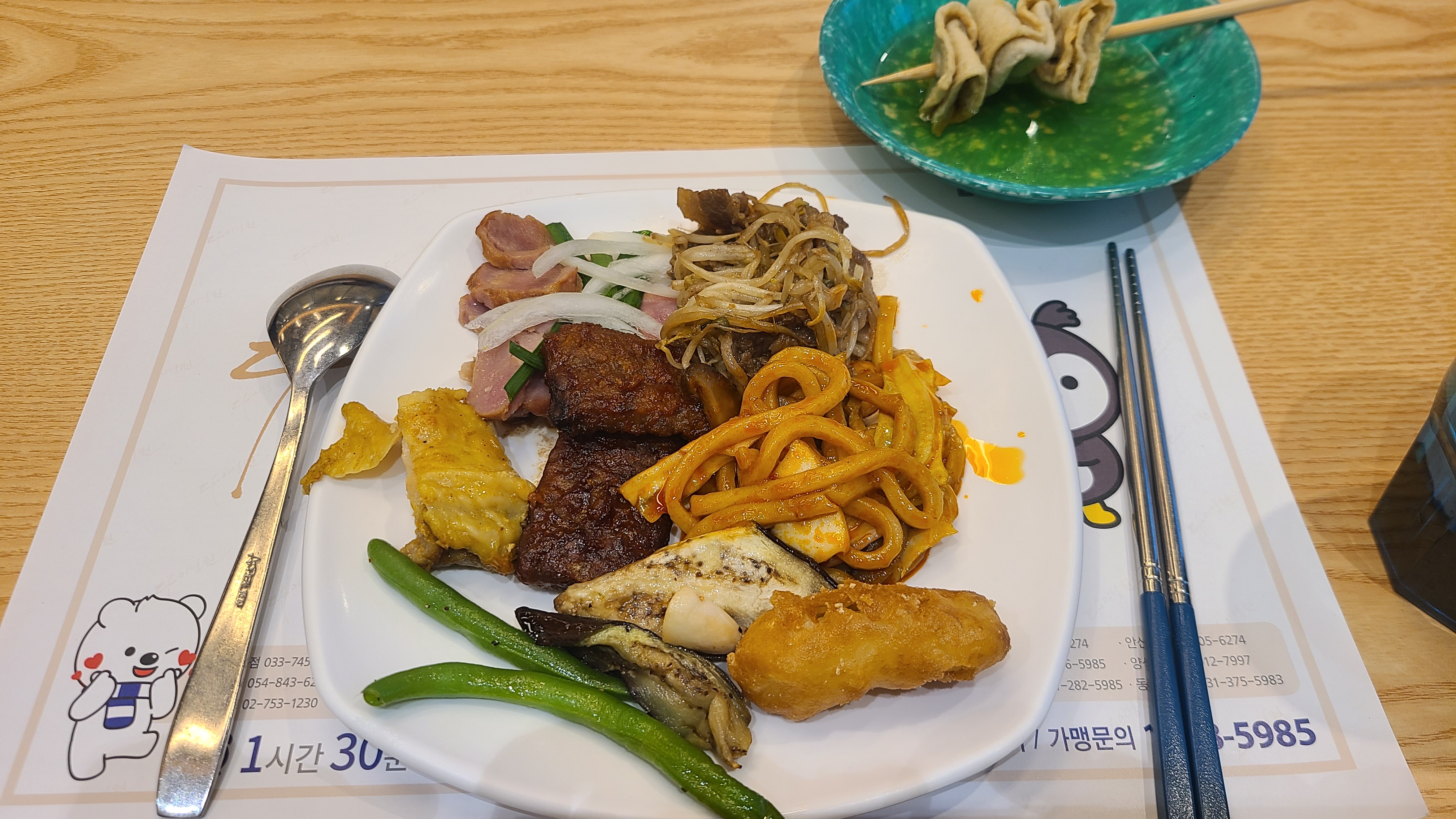 종류가 많은건 아니지만 음식이 맛있습니다. 재료가 신선하고 양념이 과하지 않아 좋습니다. - 야탑역 맛집 다이닝원 분당점